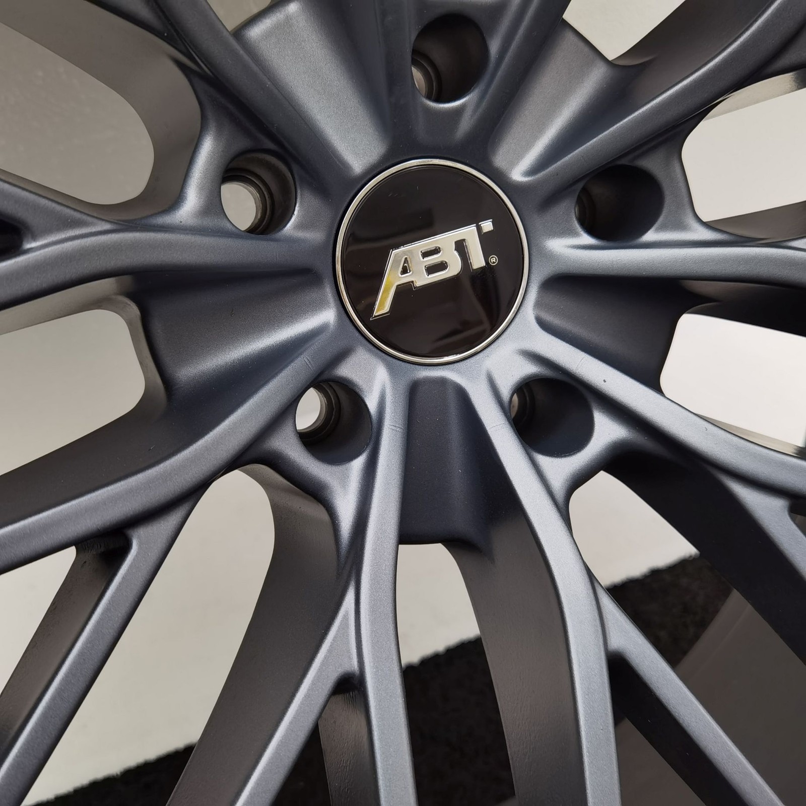 22 Zoll ABT Sportsline HR22 Dark smoke Alufelgen – Bild 7
