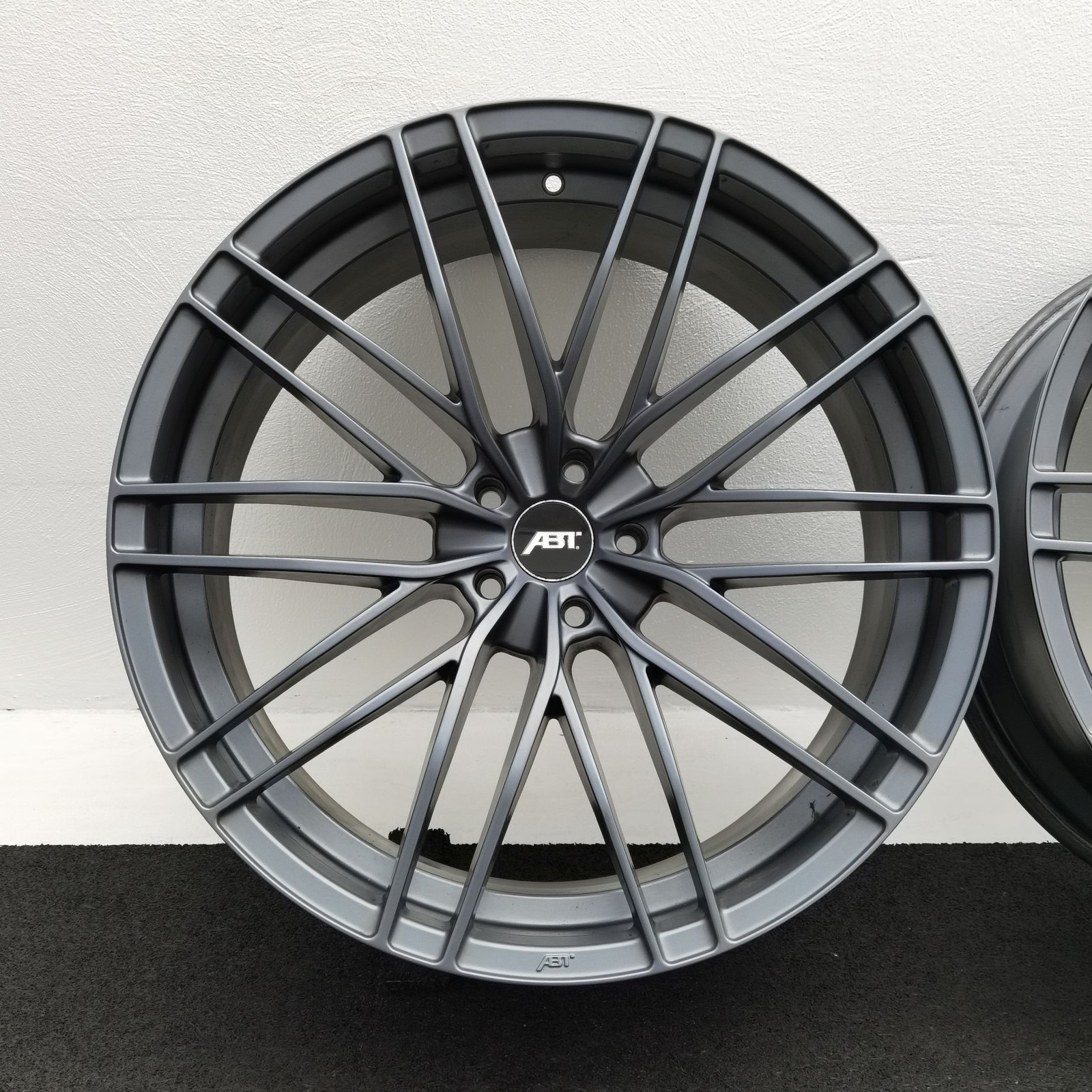 22 Zoll ABT Sportsline HR22 Dark smoke Alufelgen – Bild 2
