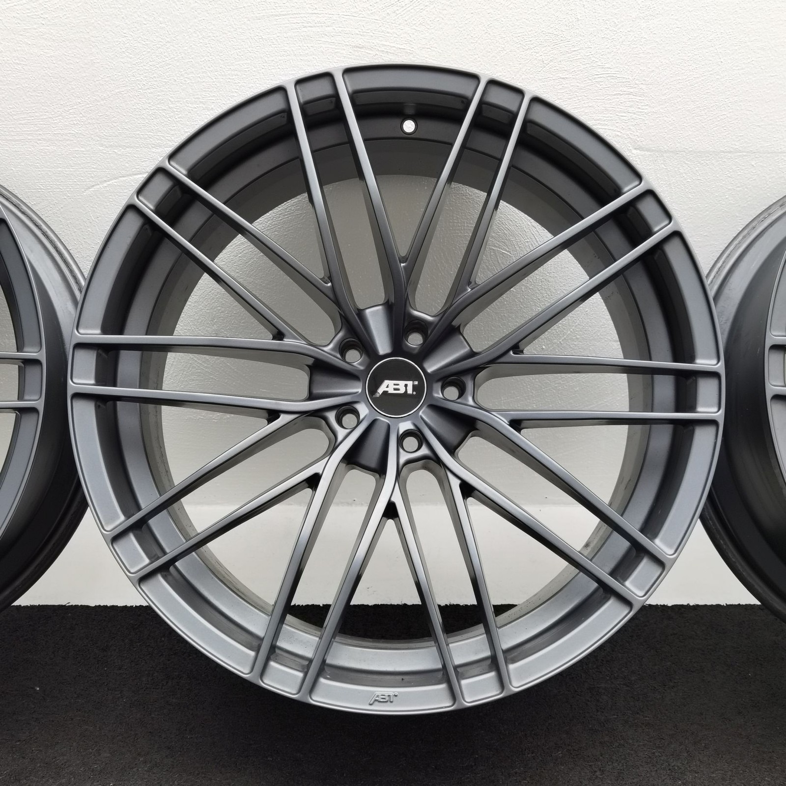 22 Zoll ABT Sportsline HR22 Dark smoke Alufelgen – Bild 3