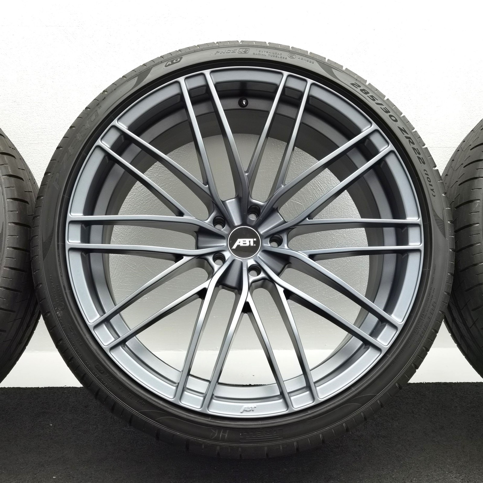 22 Zoll ABT Sportsline HR22 Dark smoke Sommerräder / Pirelli P-Zero PZ4 (AO) PNCS 285/30 R22 – Bild 4