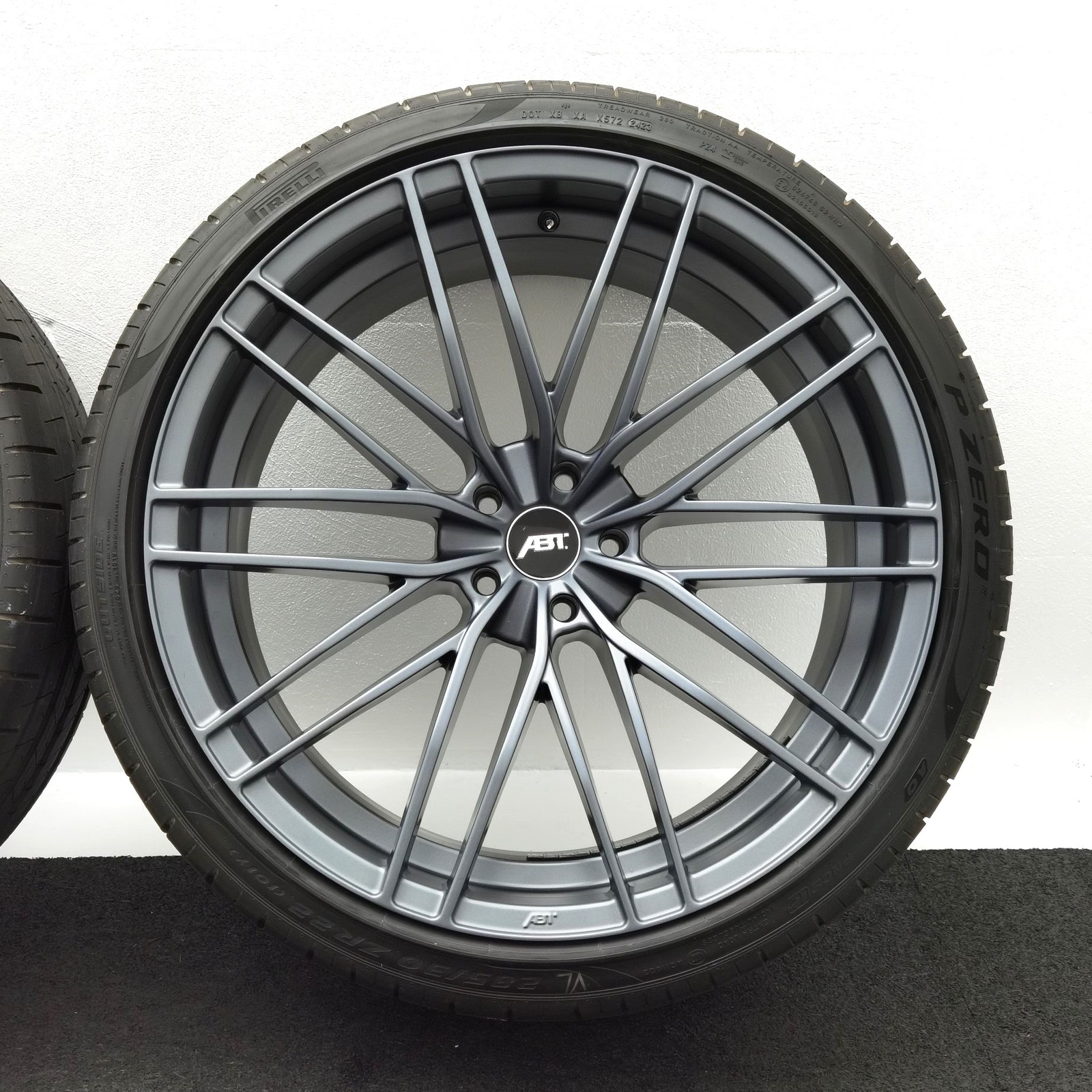 22 Zoll ABT Sportsline HR22 Dark smoke Sommerräder / Pirelli P-Zero PZ4 (AO) PNCS 285/30 R22 – Bild 6
