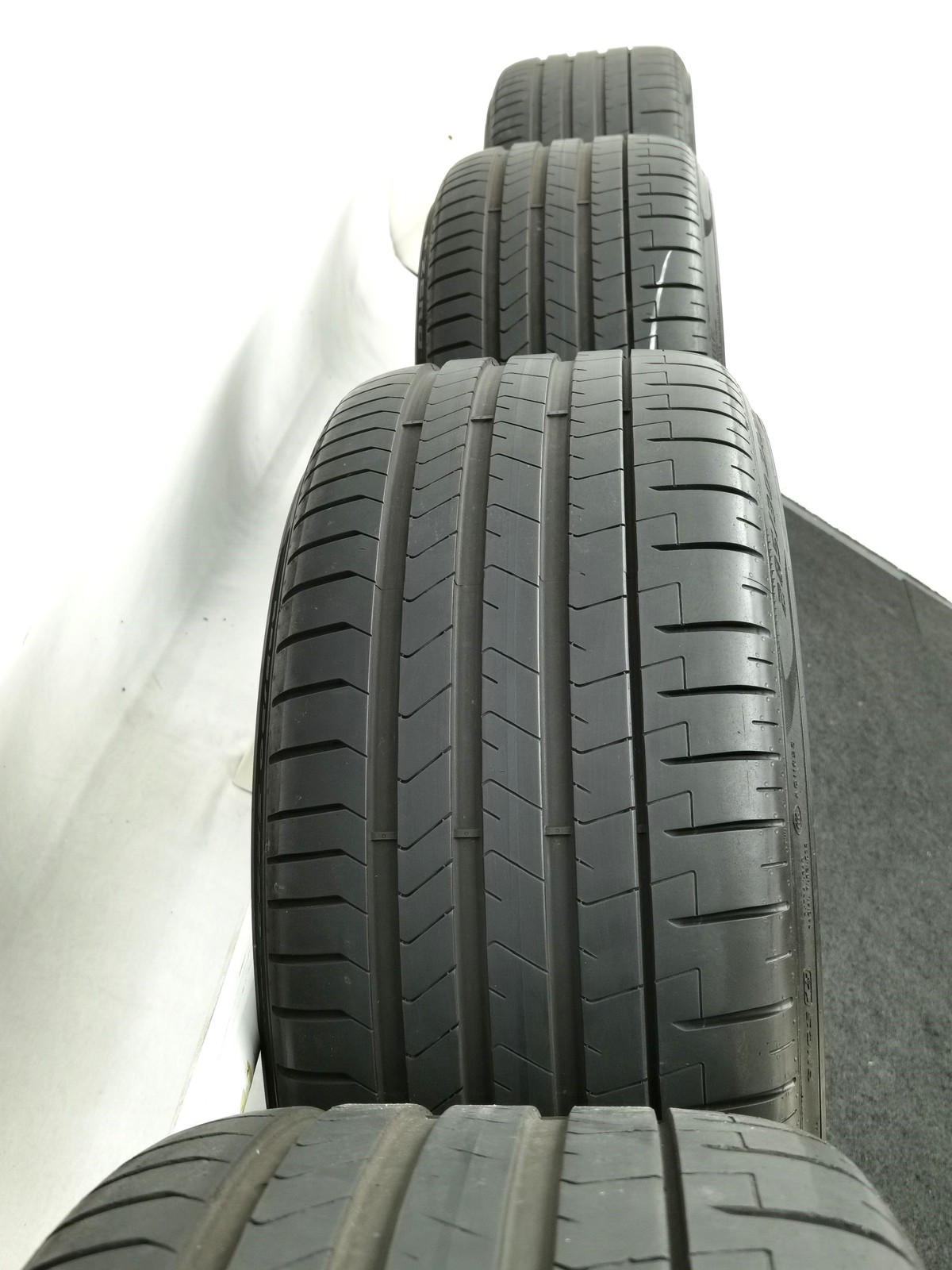 22 Zoll Audi 5-V-Speichen-Struktur Anthrazit glänzend, glanzgedreht Sommerräder / Pirelli P-Zero PZ4 (AO) PNCS 285/30 R22 – Bild 3