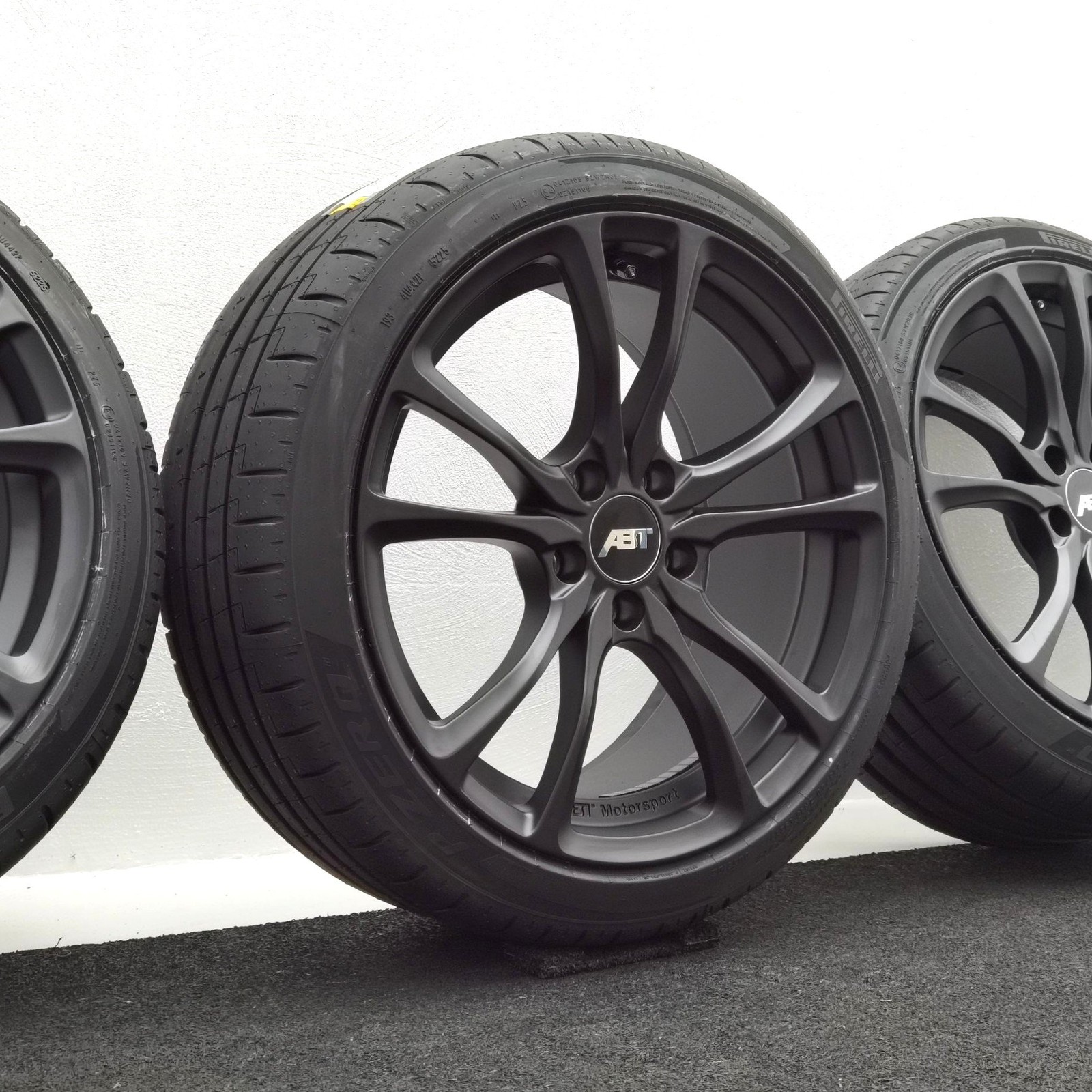 18 Zoll ABT Sportsline ER-C18 Matt black Sommerräder / Pirelli P Zero (PZ5) 225/40 R18 – Bild 2