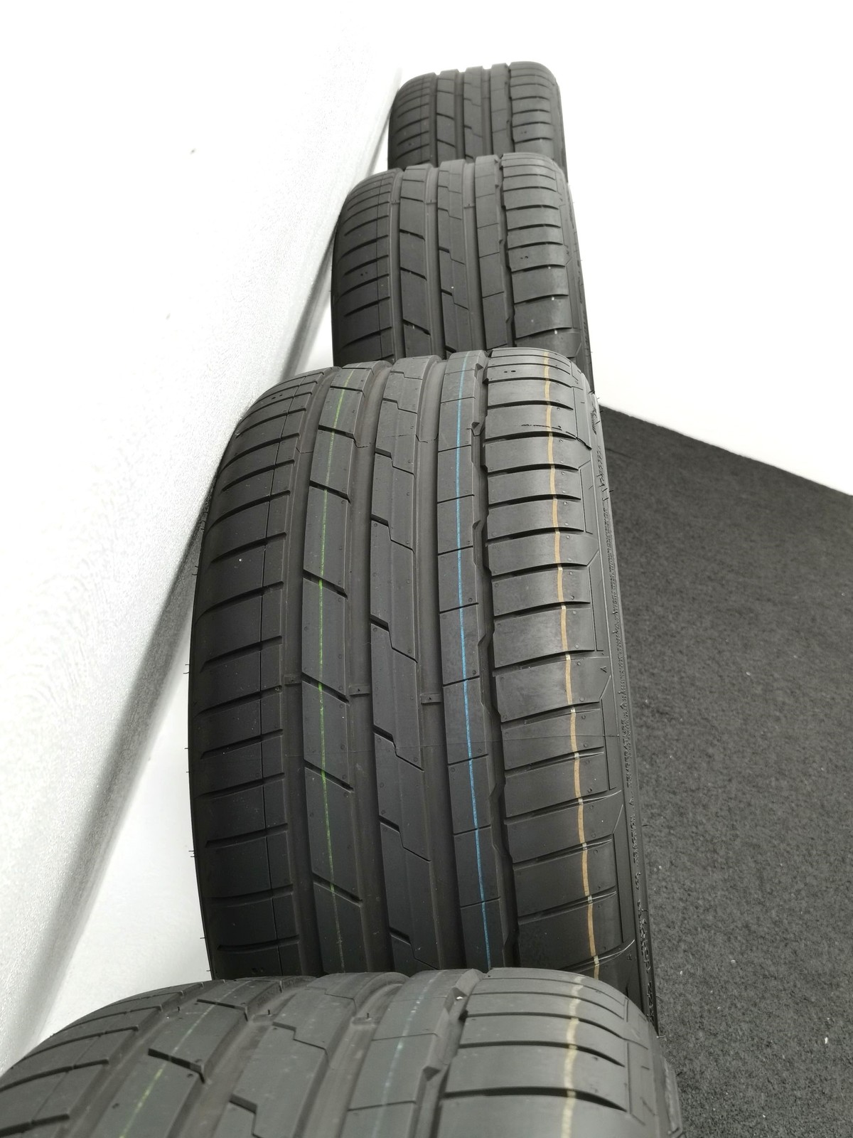 22 Zoll Audi 5-V-Speichen-Struktur Anthrazit glänzend, glanzgedreht Sommerräder / Hankook Ventus S1 evo3 (soundabsorber) (AO) 285/30 R22 – Bild 2
