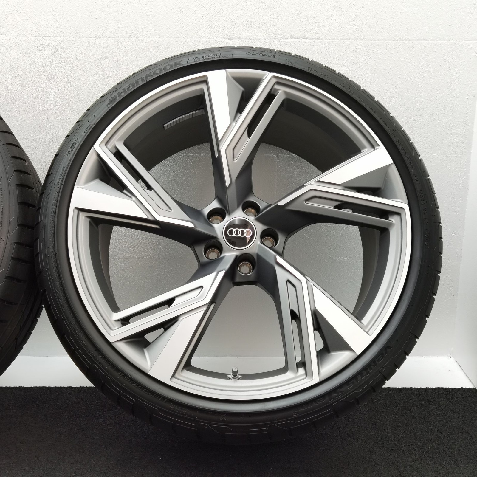 22 Zoll Audi 5-V-Speichen-Trapez Titan matt, glanzgedreht Sommerräder / Hankook Ventus S1 evo3 (soundabsorber) (AO) 285/30 R22 – Bild 7