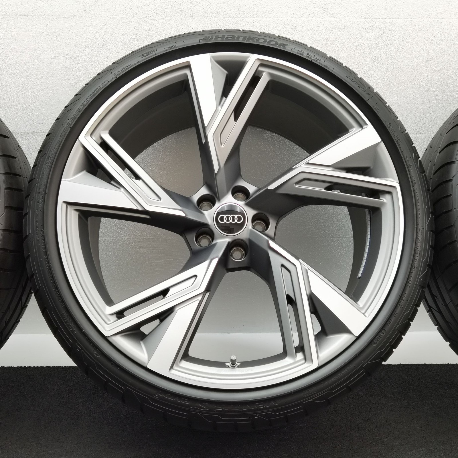 22 Zoll Audi 5-V-Speichen-Trapez Titan matt, glanzgedreht Sommerräder / Hankook Ventus S1 evo3 (soundabsorber) (AO) 285/30 R22 – Bild 6