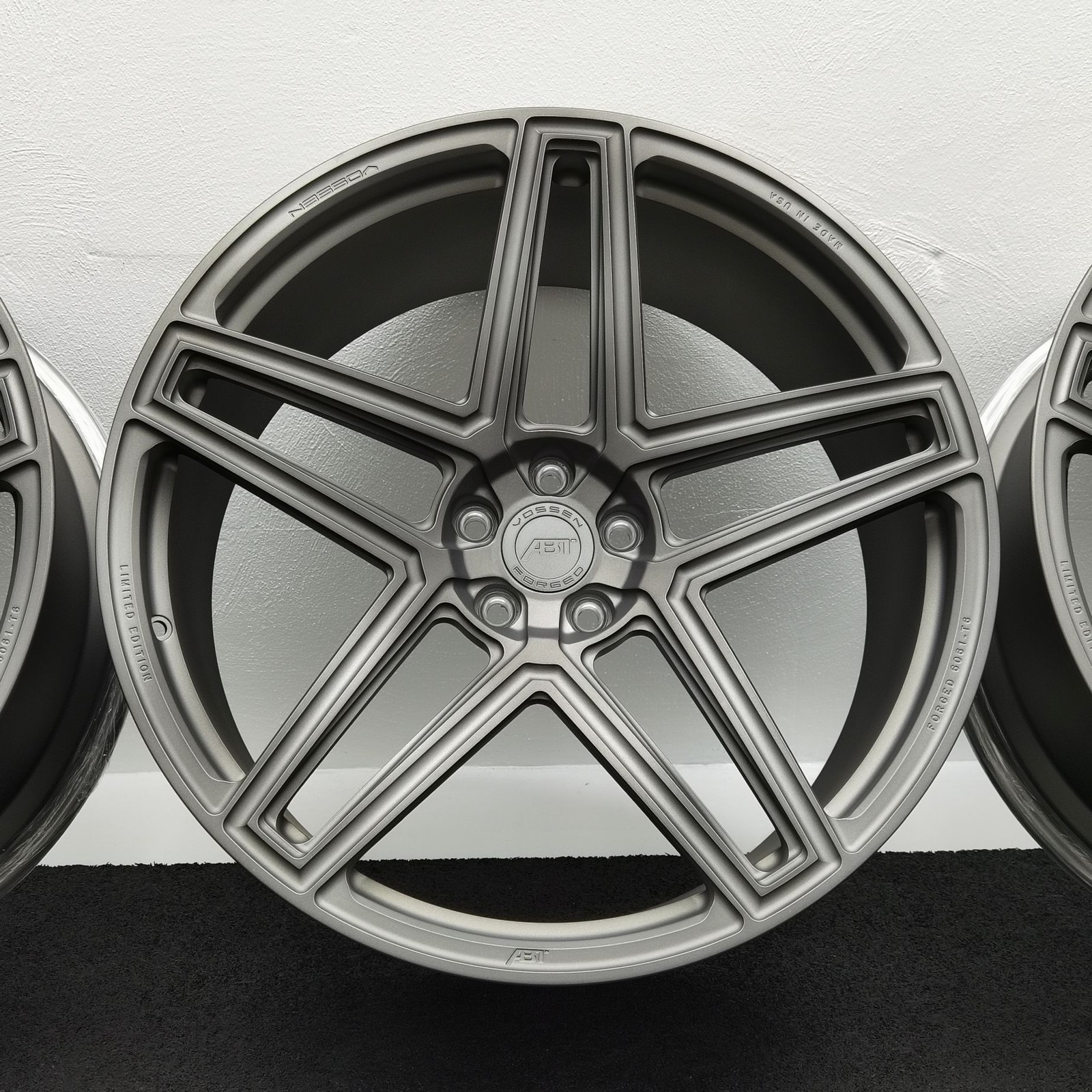 22 Zoll VOSSEN 5-Doppelspeichen Stealth grey, gebürstet Alufelgen – Bild 8
