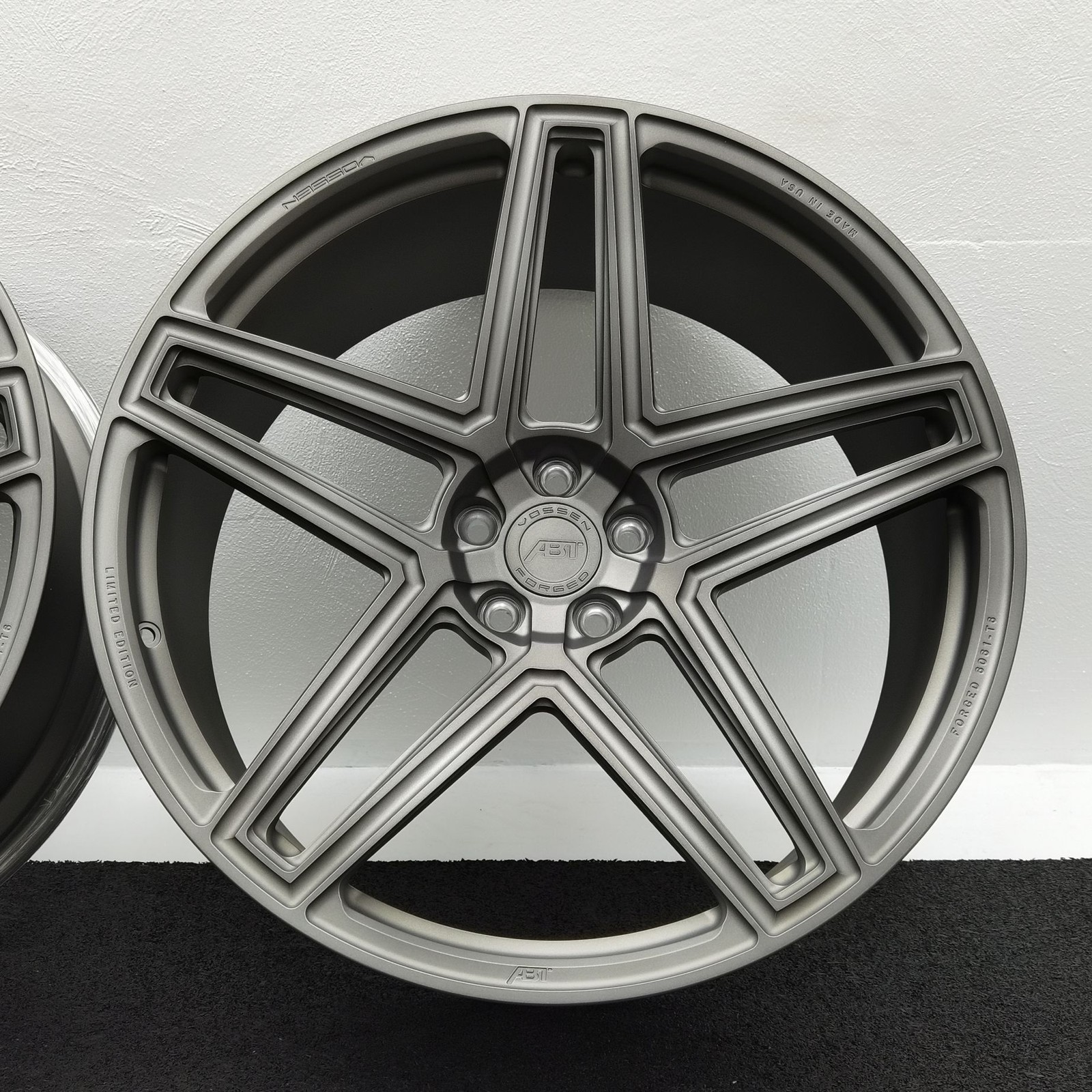 22 Zoll VOSSEN 5-Doppelspeichen Stealth grey, gebürstet Alufelgen – Bild 9