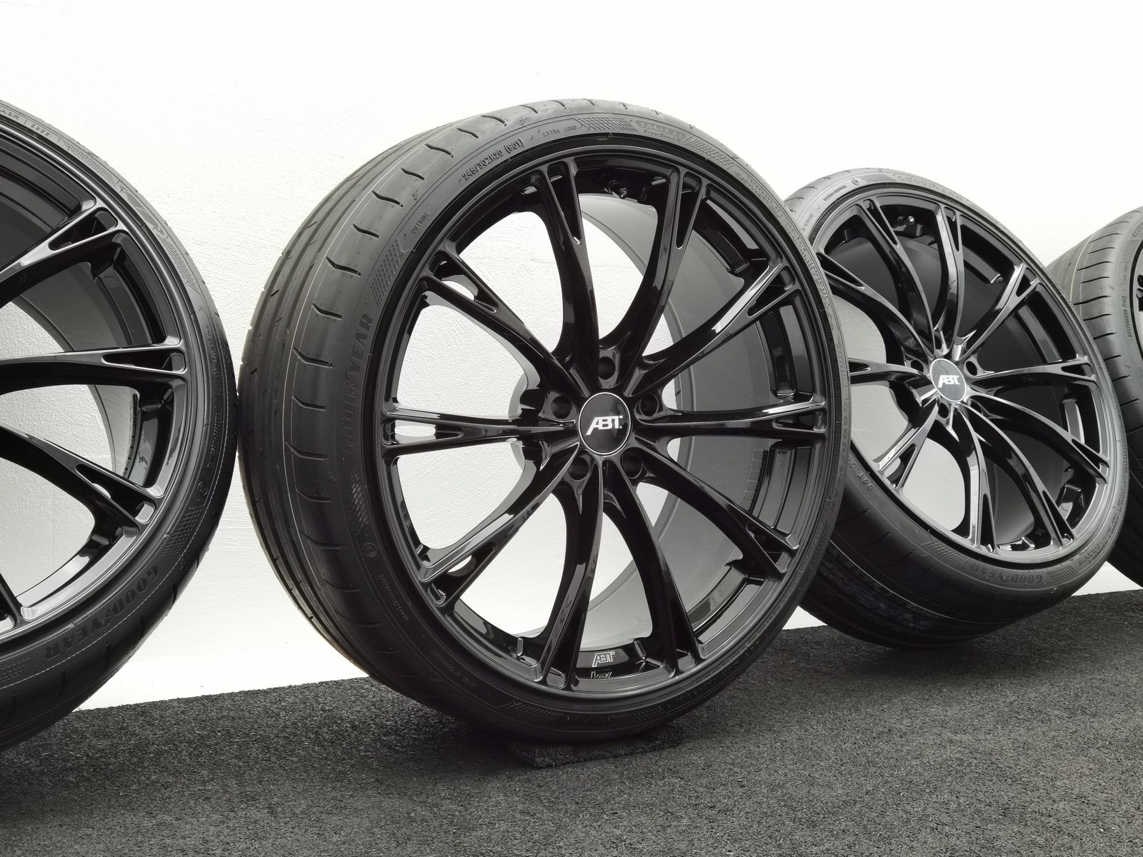 20 Zoll ABT Sportsline GR20 Glossy black Sommerräder / Goodyear Eagle F1 Supersport R 245/30 R20 – Bild 1