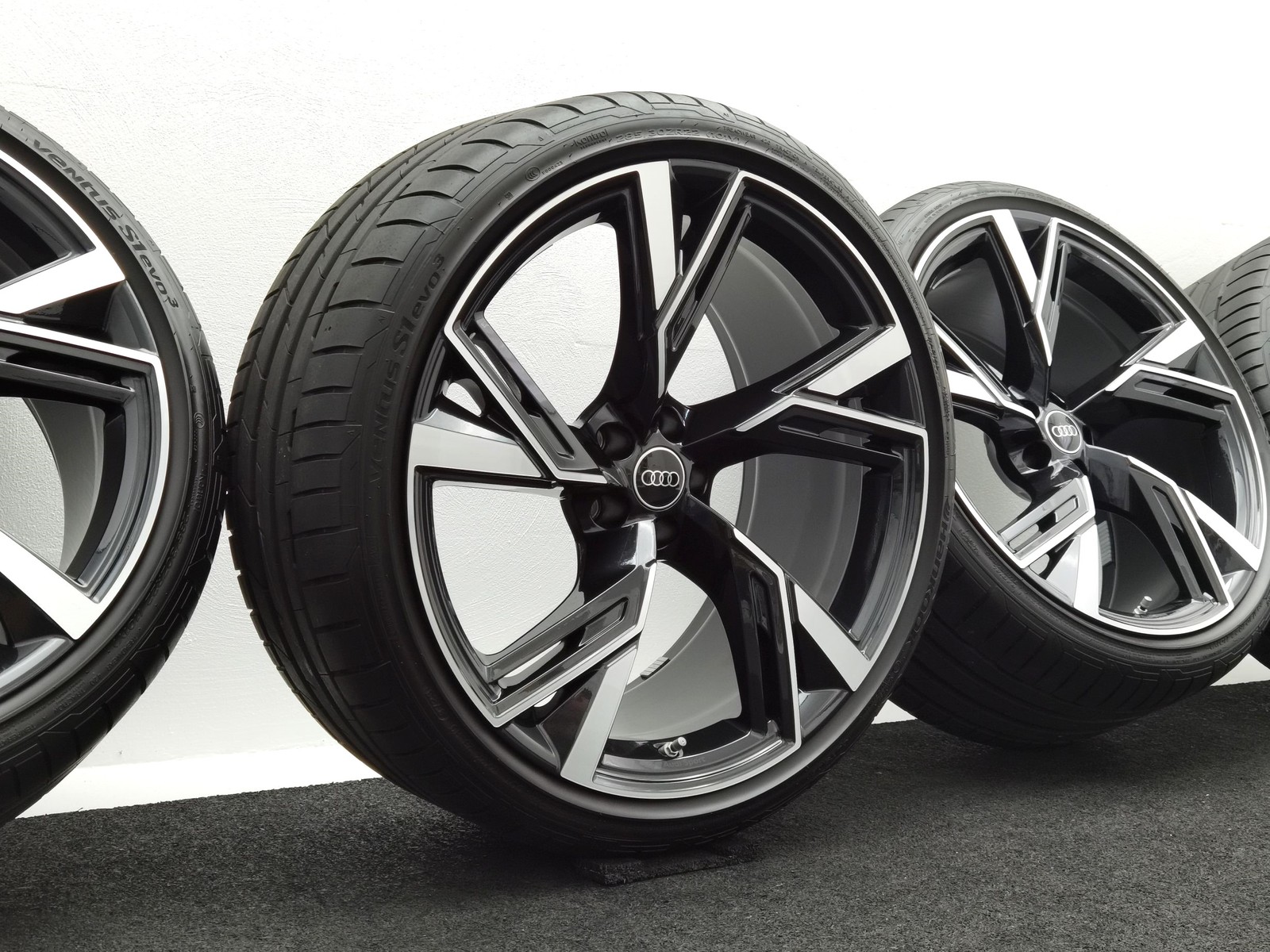 22 Zoll Audi 5-V-Speichen-Trapez Anthrazit glänzend, glanzgedreht Sommerräder / Hankook Ventus S1 evo3 (soundabsorber) (AO) 285/30 R22 – Bild 1