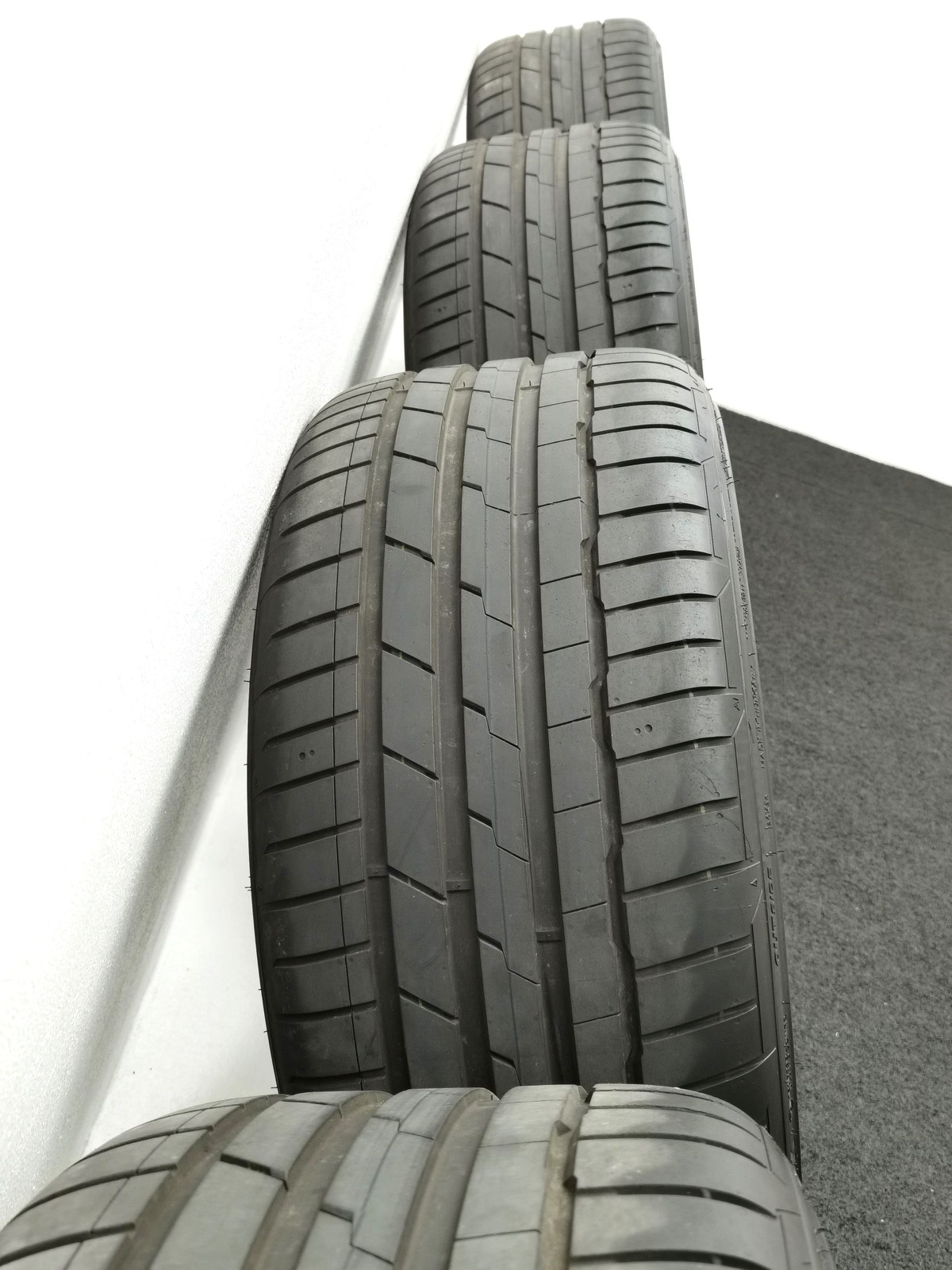 22 Zoll Audi 5-V-Speichen-Trapez Schwarz glänzend Sommerräder / Hankook Ventus S1 evo3 (soundabsorber) (AO) 285/30 R22 – Bild 2