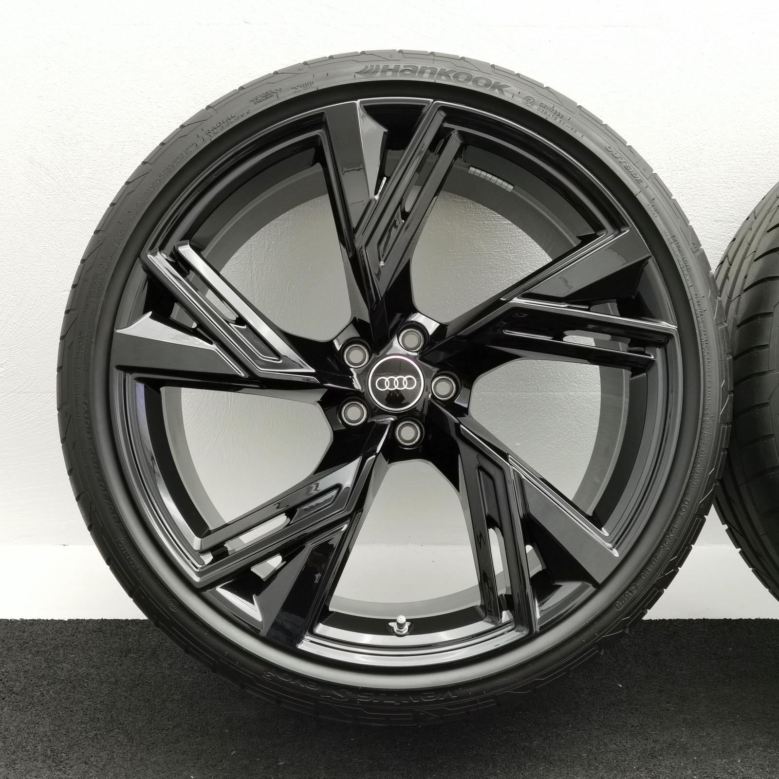 22 Zoll Audi 5-V-Speichen-Trapez Schwarz glänzend Sommerräder / Hankook Ventus S1 evo3 (soundabsorber) (AO) 285/30 R22 – Bild 3