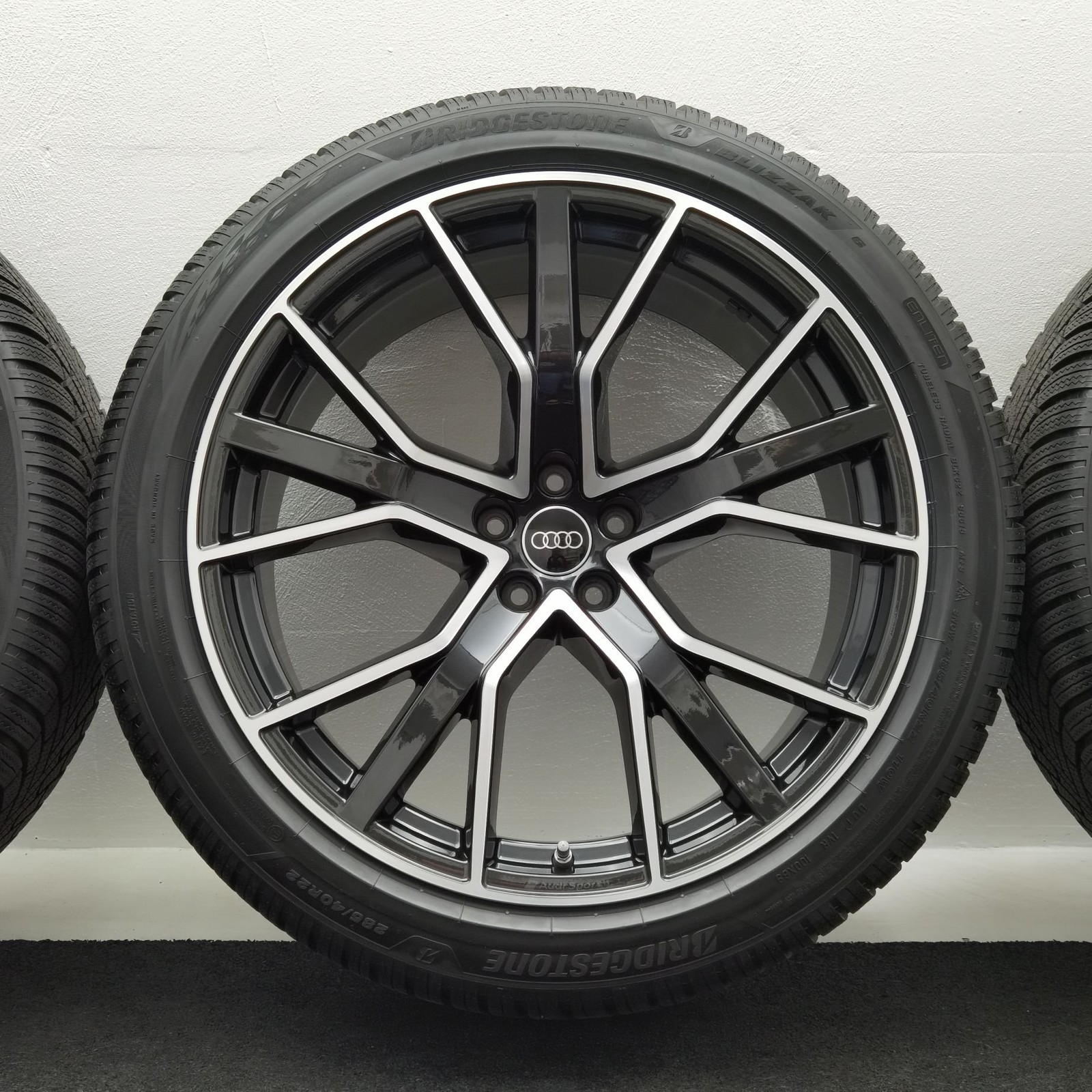 22 Zoll Audi 5-V-Speichen-Stern Anthrazit glänzend, glanzgedreht Winterräder / Bridgestone Blizzak 6 285/40 R22 – Bild 6