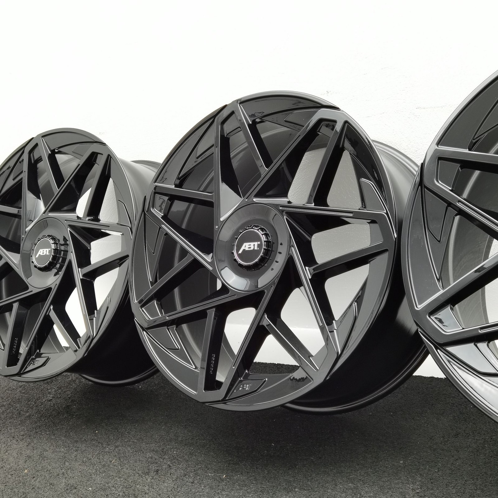 21 Zoll ABT Sportsline EV1 Glossy black Alufelgen – Bild 4