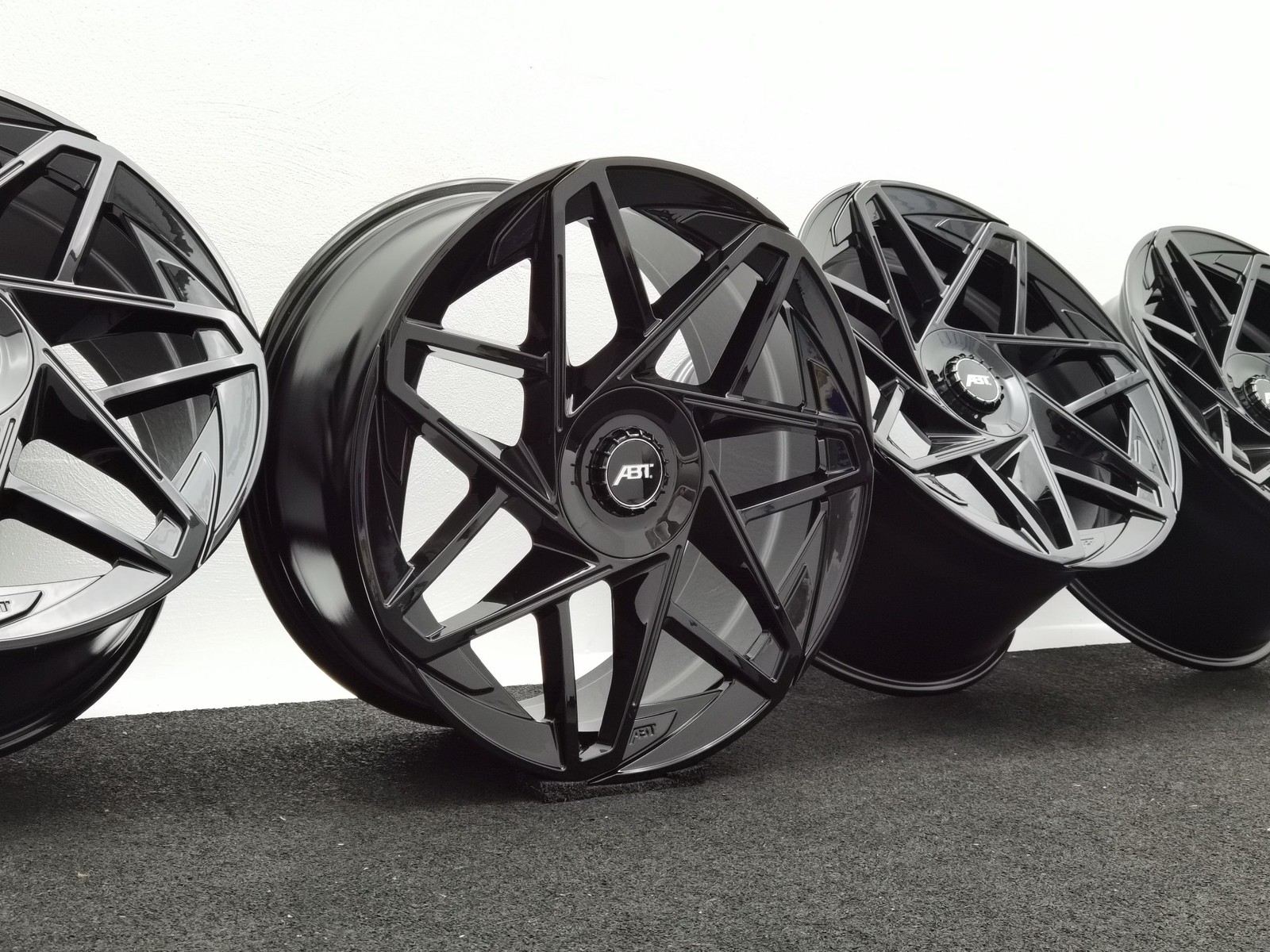 21 Zoll ABT Sportsline EV1 Glossy black Alufelgen – Bild 1
