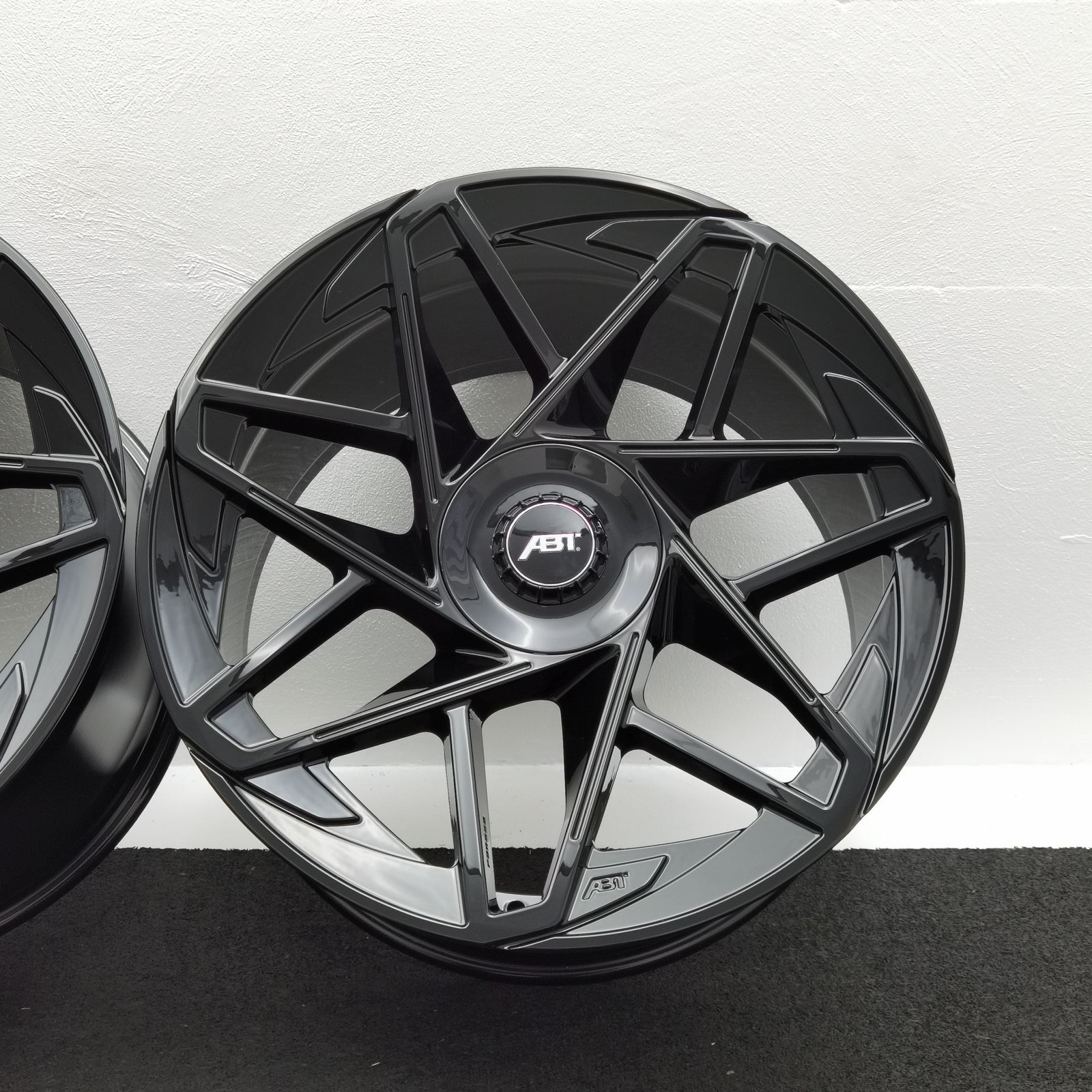 21 Zoll ABT Sportsline EV1 Glossy black Alufelgen – Bild 7