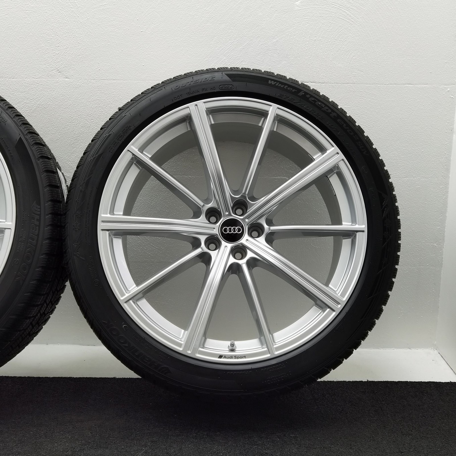 22 Zoll Audi 10-Speichen-Stern Silber Winterräder / Hankook Winter i*cept evo2 SUV (W320A) 275/40 R22 – Bild 6