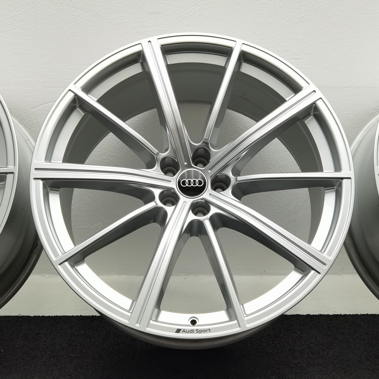 22 Zoll Audi 10-Speichen-Stern Silber Alufelgen – Bild 3