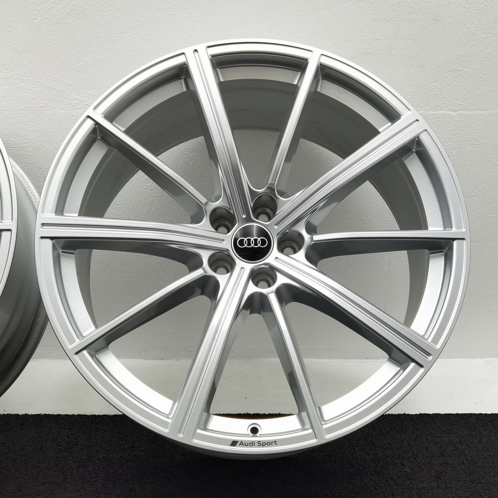 22 Zoll Audi 10-Speichen-Stern Silber Alufelgen – Bild 5