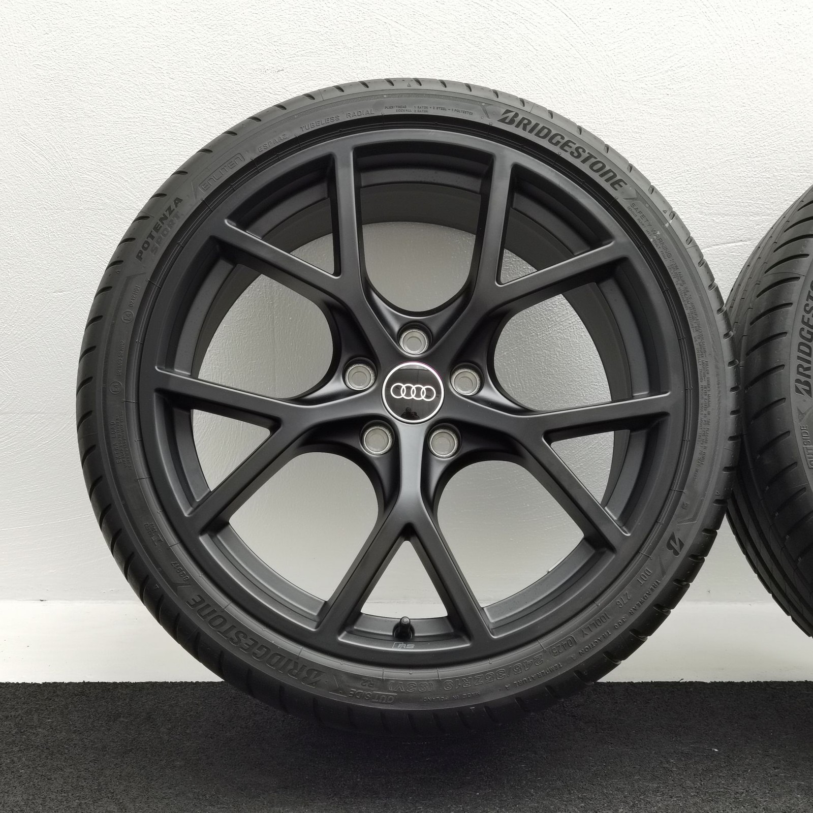 19 Zoll Audi 5-Y-Speichen Schwarz matt Sommerräder / Bridgestone Potenza Sport R01 265/30 R19 – Bild 3
