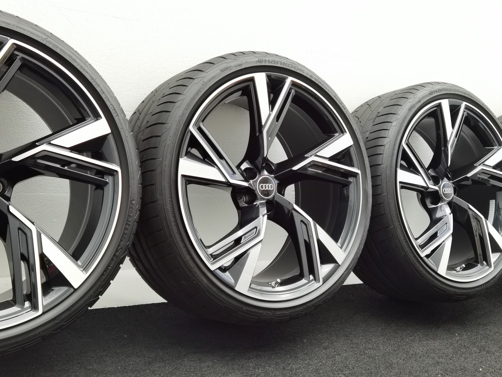 22 Zoll Audi 5-V-Speichen-Trapez Anthrazit glänzend, glanzgedreht Sommerräder / Hankook Ventus S1 evo3 (soundabsorber) (AO) 285/30 R22 – Bild 1