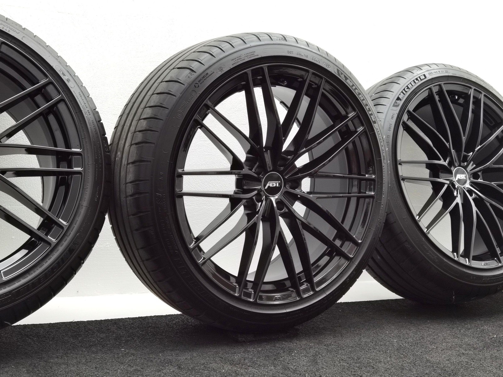 21 Zoll ABT Sportsline HR21 Glossy black Sommerräder / Michelin Pilot Sport 4 SUV 255/40 R21