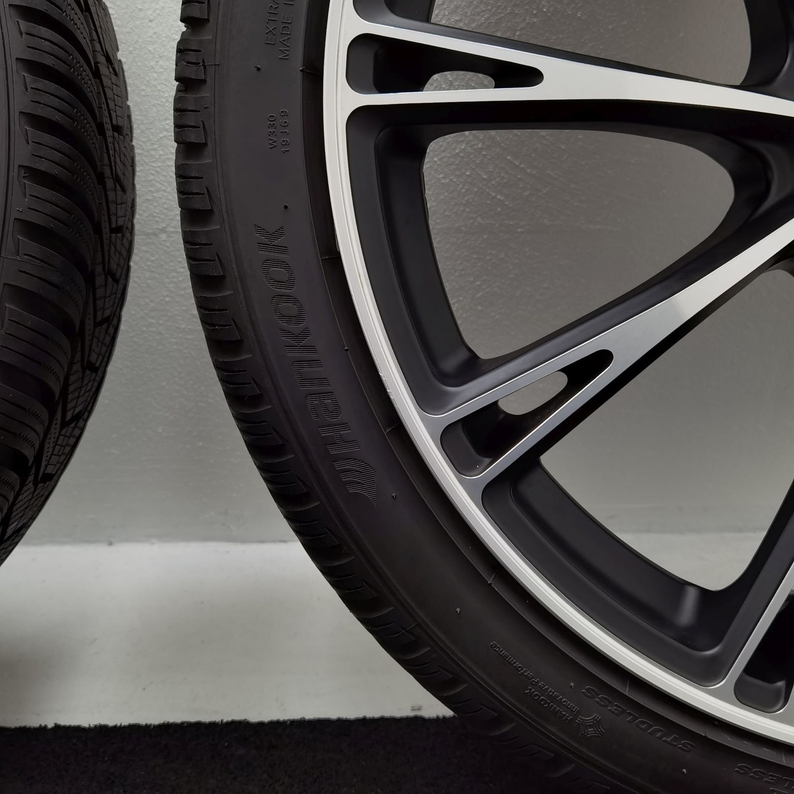 20 Zoll ABT Sportsline GR20 Matt black, glanzgedreht Winterräder / Hankook Winter i*cept evo3 (W330) 245/35 R20 – Bild 7