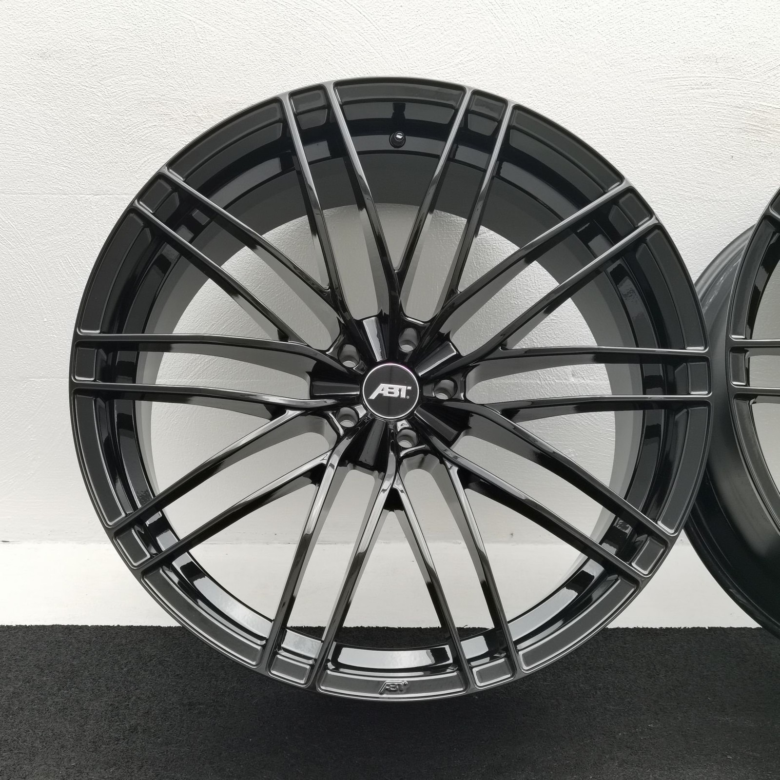 23 Zoll ABT Sportsline HR23 Glossy black Alufelgen – Bild 3
