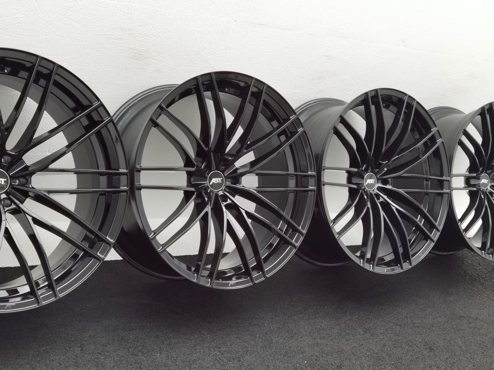23 Zoll ABT Sportsline HR23 Glossy black Alufelgen – Bild 2