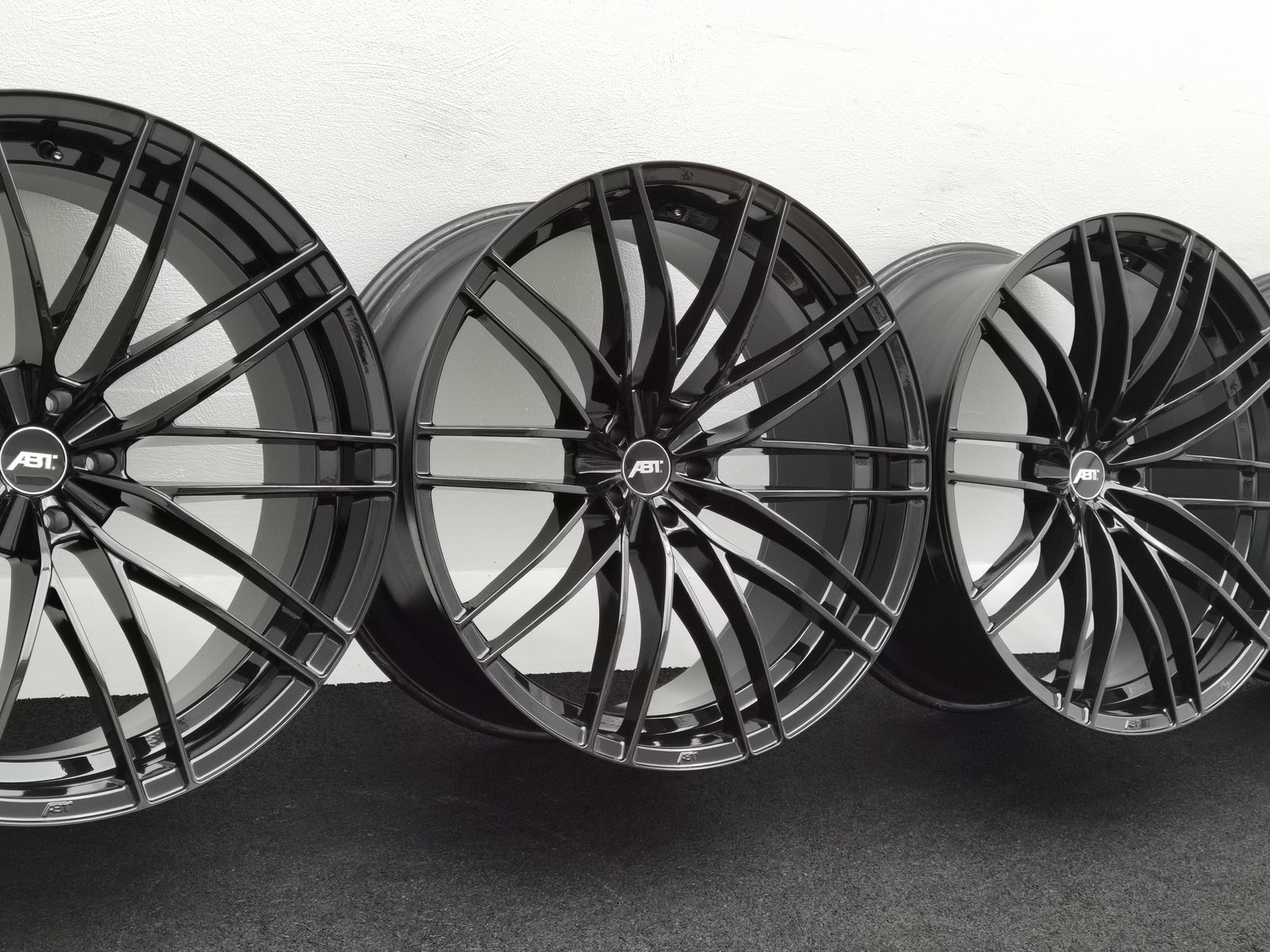 23 Zoll ABT Sportsline HR23 Glossy black Alufelgen