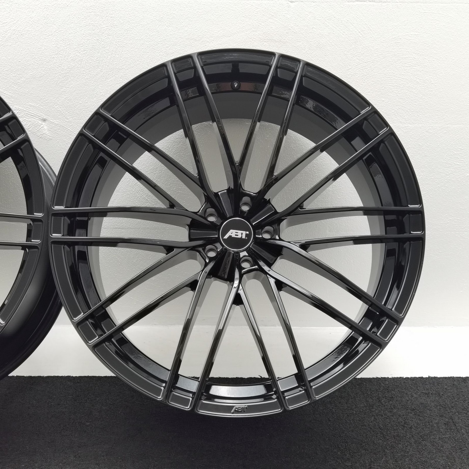 23 Zoll ABT Sportsline HR23 Glossy black Alufelgen – Bild 6