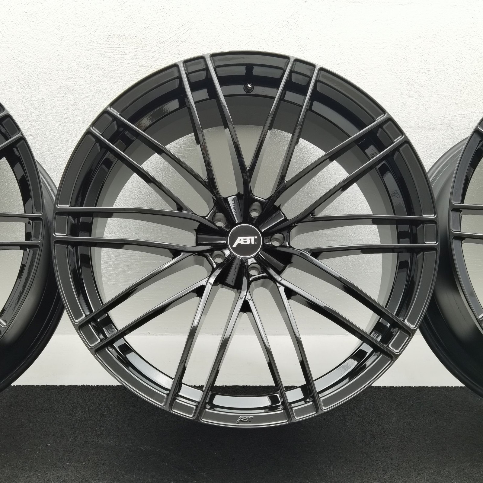 23 Zoll ABT Sportsline HR23 Glossy black Alufelgen – Bild 4