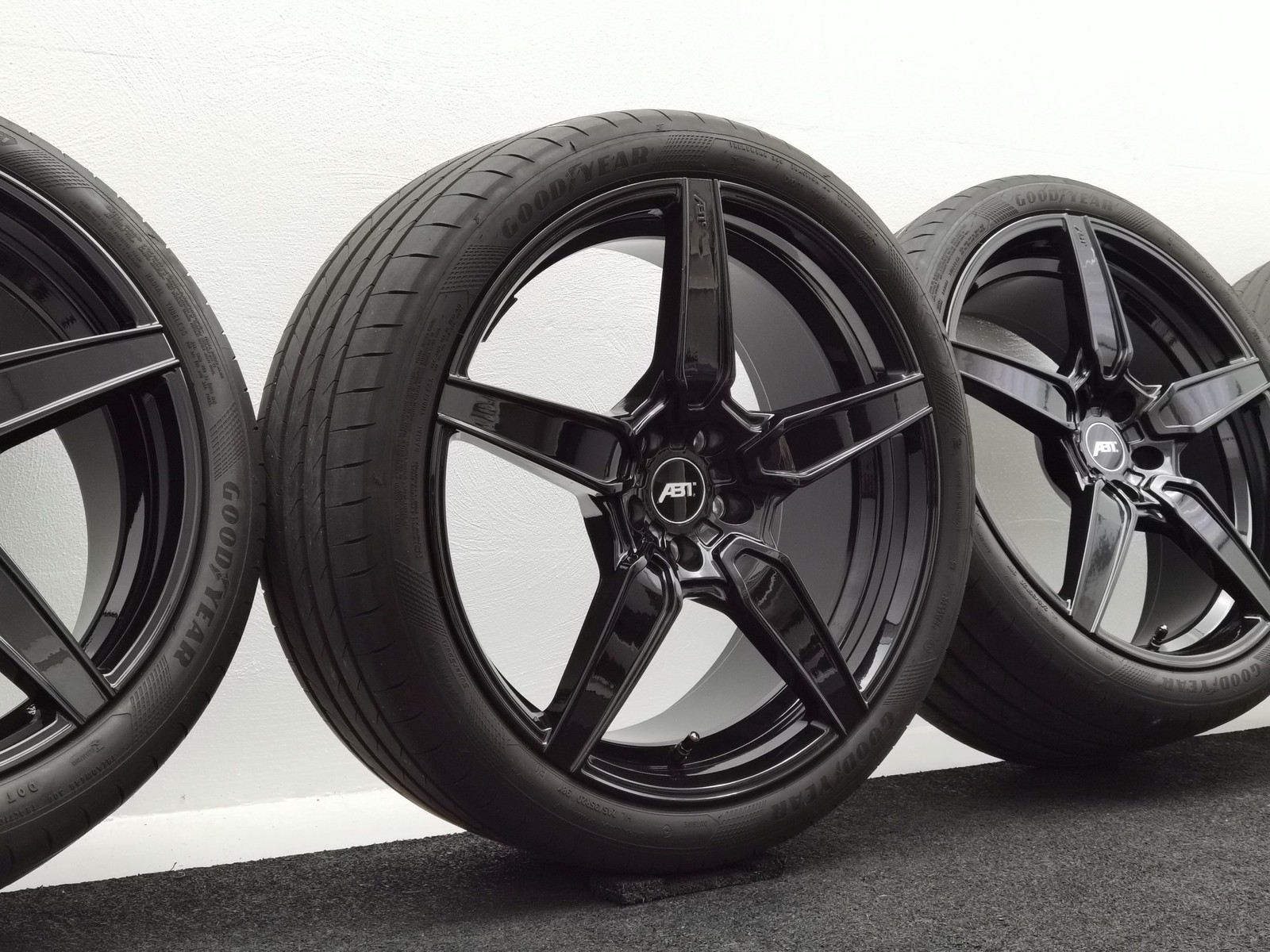 20 Zoll ABT Sportsline Prime Glossy black Sommerräder / Goodyear Eagle F1 Supersport 245/35 R20
