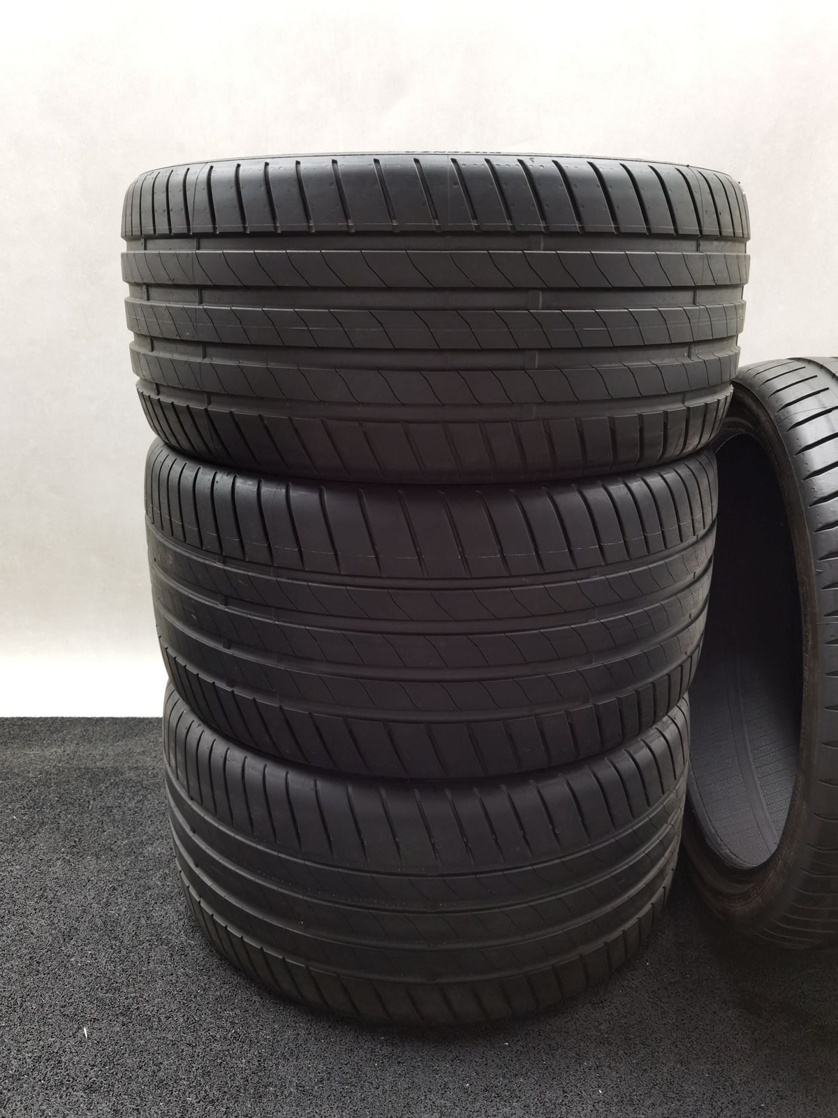 Bridgestone Potenza Sport R01 265/30 R19 Sommerreifen – Bild 2