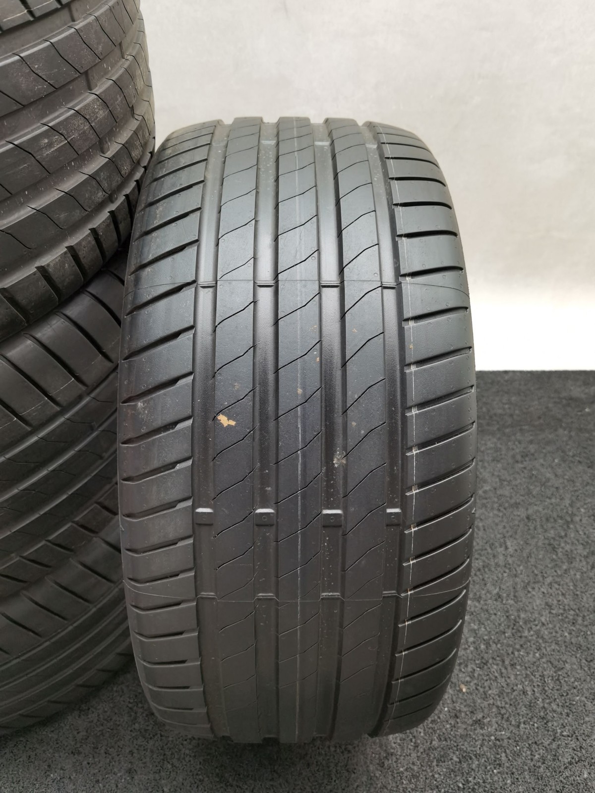 Bridgestone Potenza Sport R01 265/30 R19 Sommerreifen – Bild 3