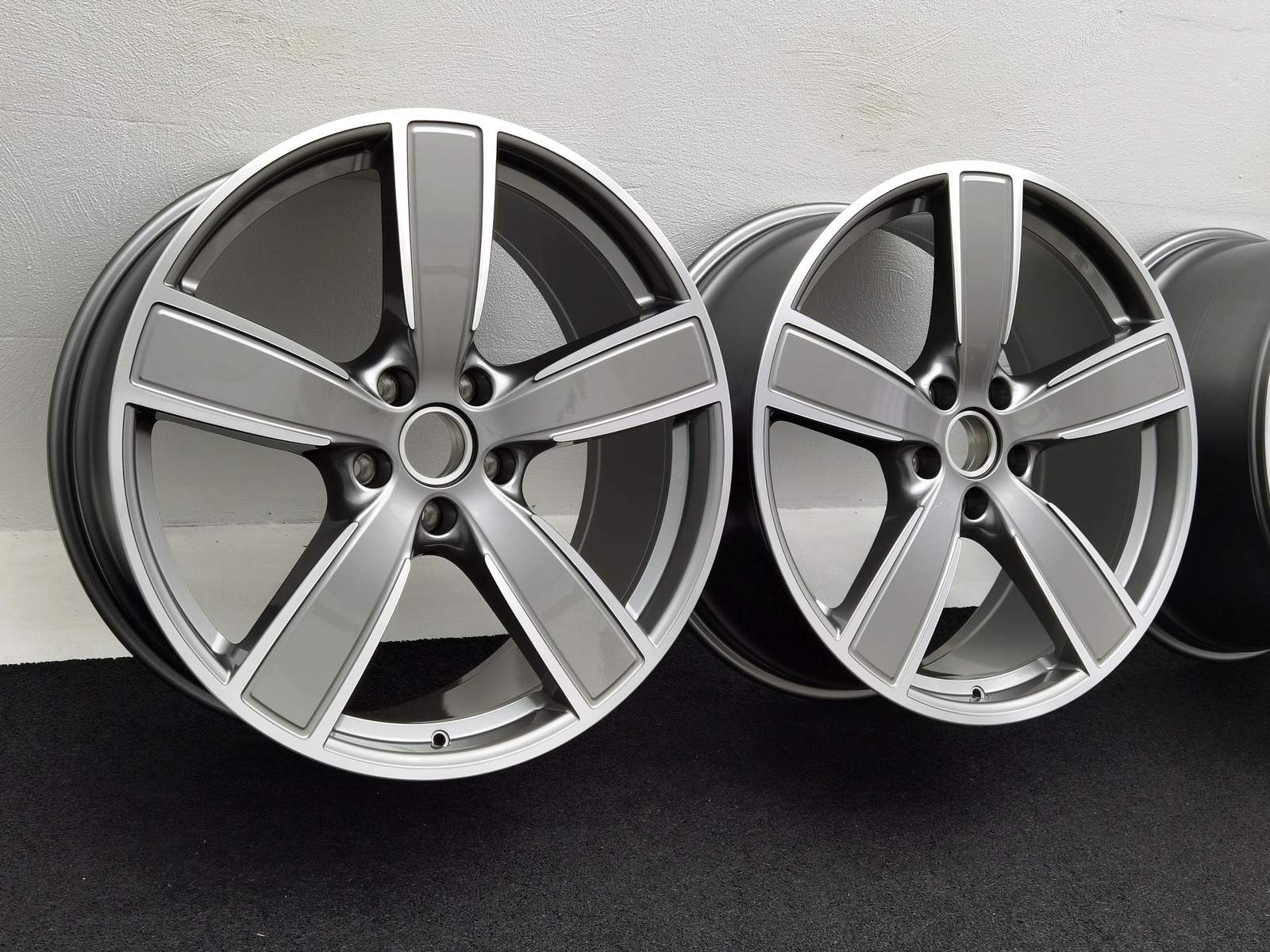 22 Zoll Porsche Sport Classic Titangrau glänzend, glanzgedreht Alufelgen – Bild 2