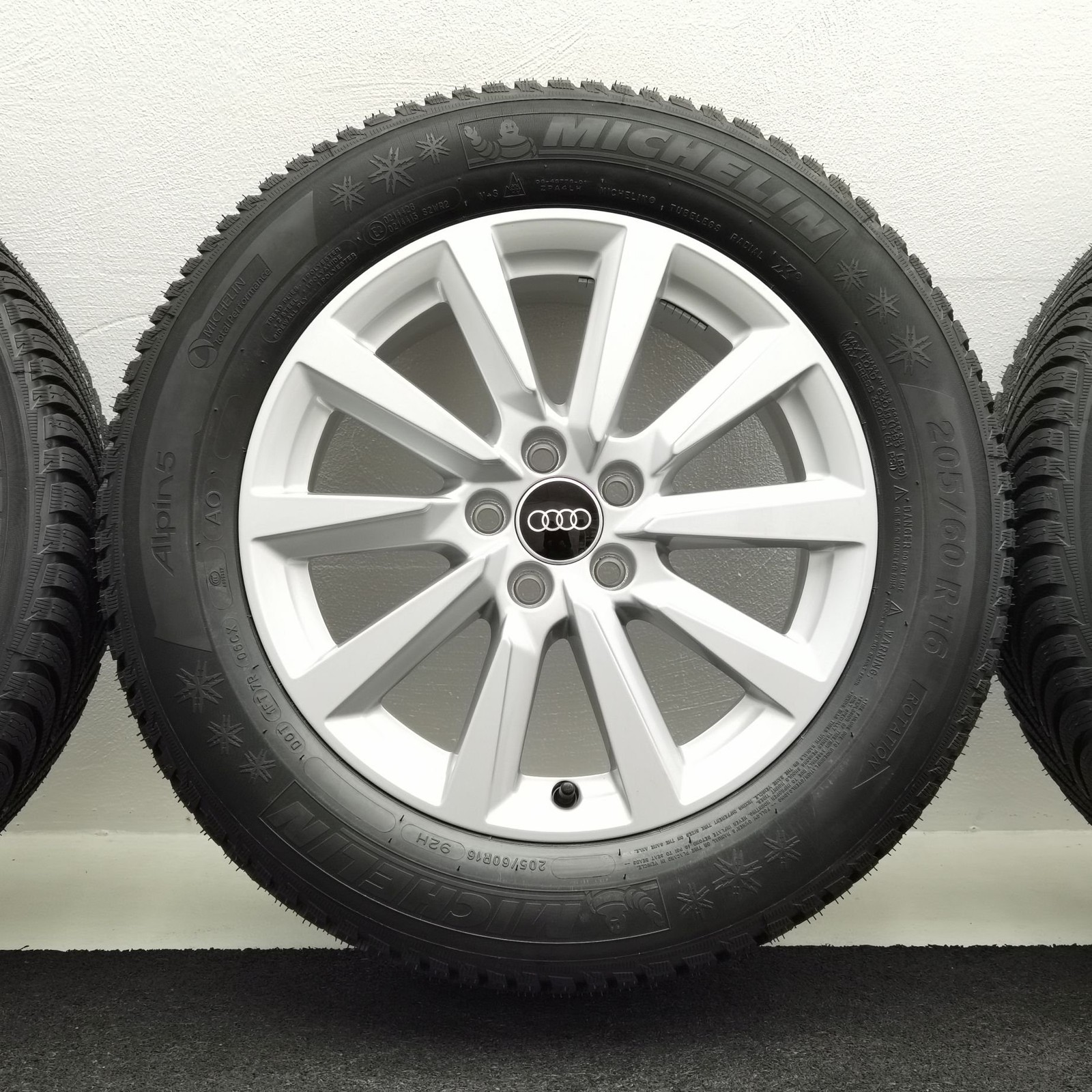 16 Zoll Audi 10-Speichen Silber Winterräder / Michelin Alpin 5 AO 205/60 R16 – Bild 4