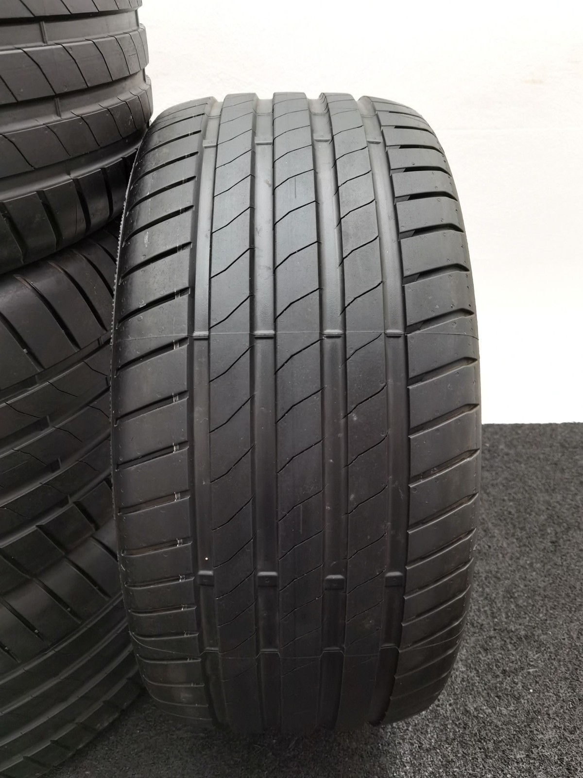 Bridgestone Potenza Sport R01 265/30 R19 Sommerreifen – Bild 3