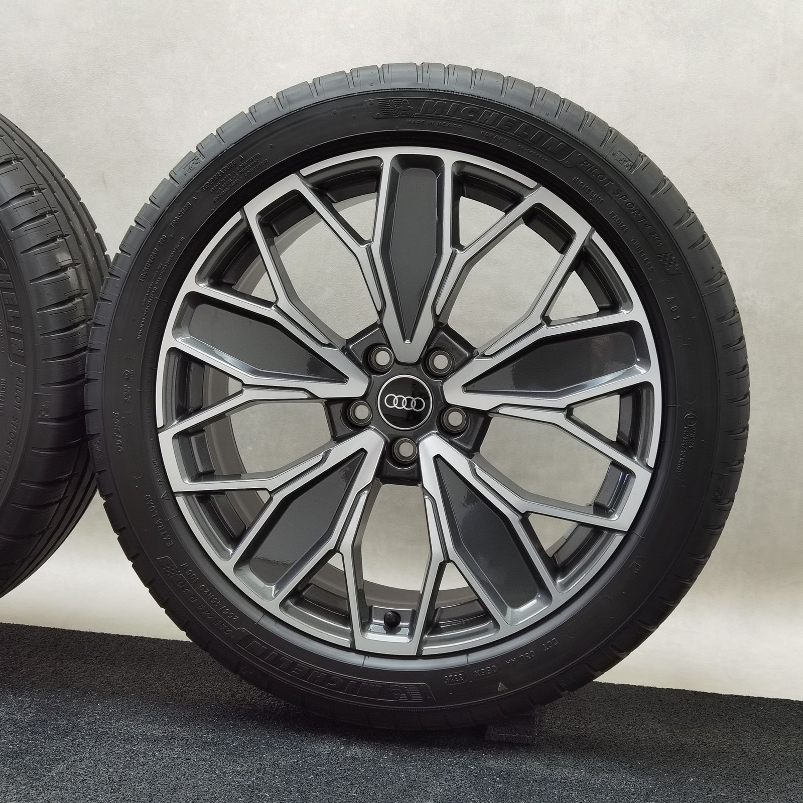 20 Zoll Audi 5-Doppel-Y-Speichen Graphitgrau, glanzgedreht Sommerräder / Michelin Pilot Sport 4 SUV 255/45 R20 – Bild 6