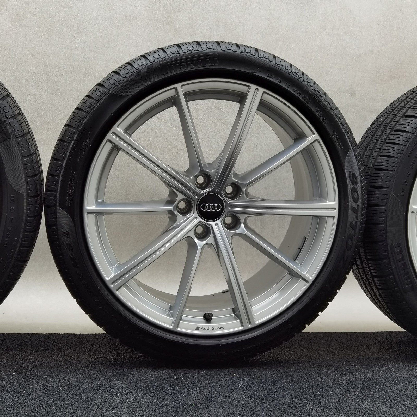 19 Zoll Audi 10-Speichen-Stern Silber Winterräder / Pirelli Winter 240 Sottozero Serie II 235/40 R19 – Bild 4