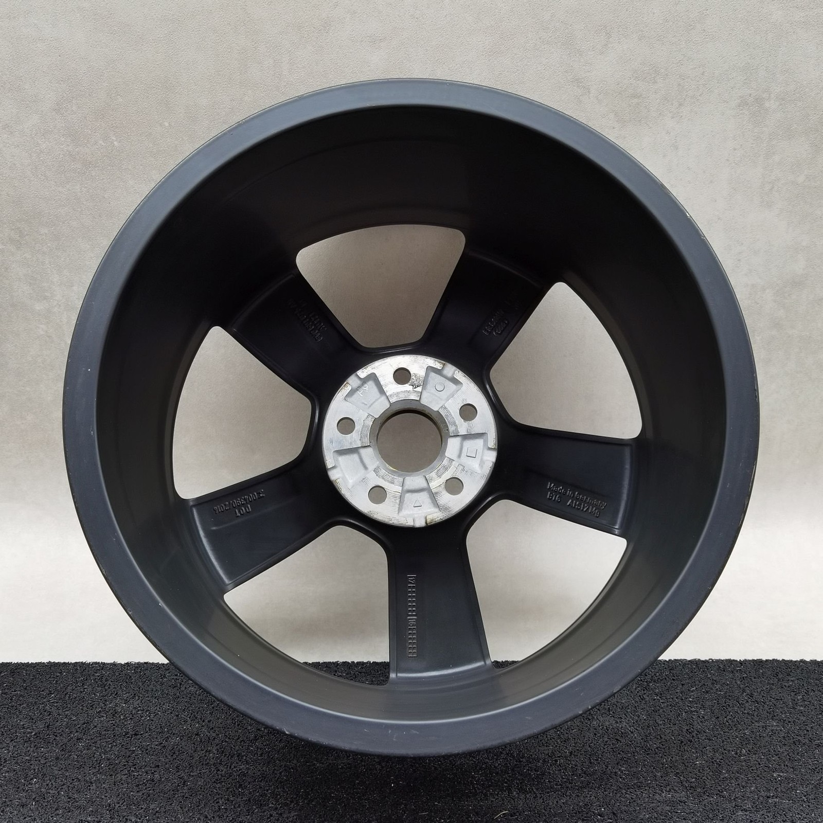 18 Zoll Audi 5-Arm-Rotor Schwarz, glanzgedreht Alufelge – Bild 5