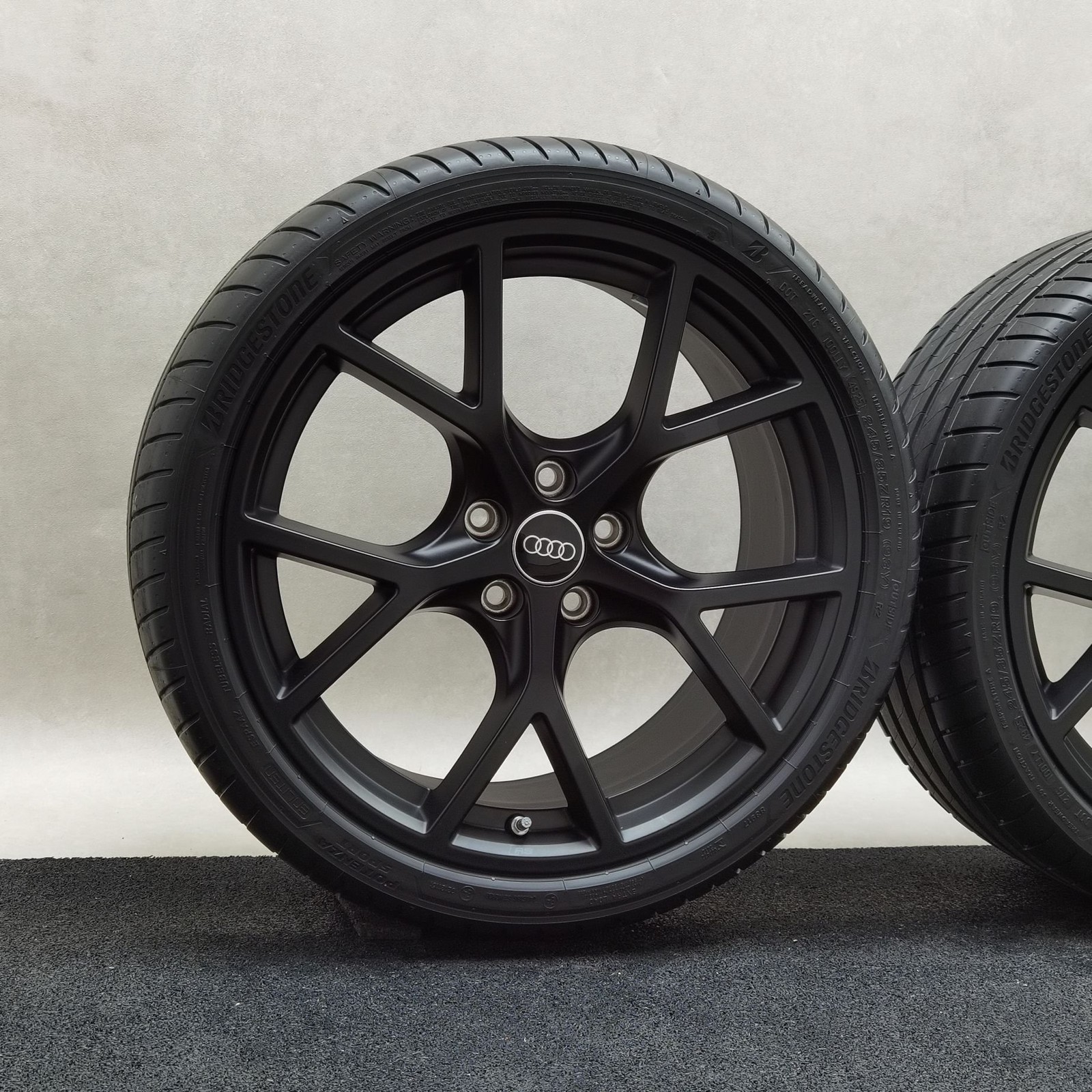 19 Zoll Audi 5-Y-Speichen Schwarz matt Sommerräder / Bridgestone Potenza Sport R01 265/30 R19 – Bild 3