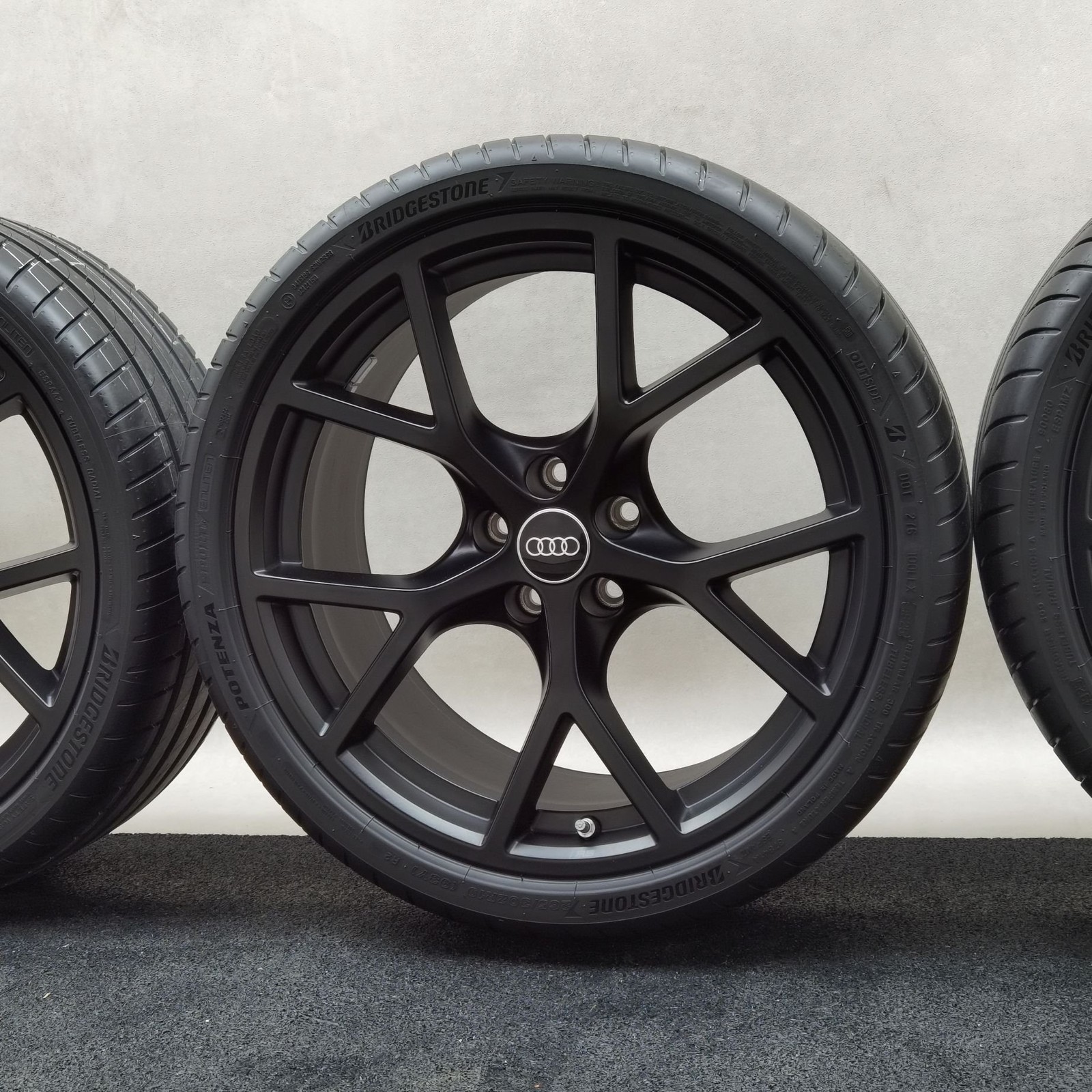 19 Zoll Audi 5-Y-Speichen Schwarz matt Sommerräder / Bridgestone Potenza Sport R01 265/30 R19 – Bild 5