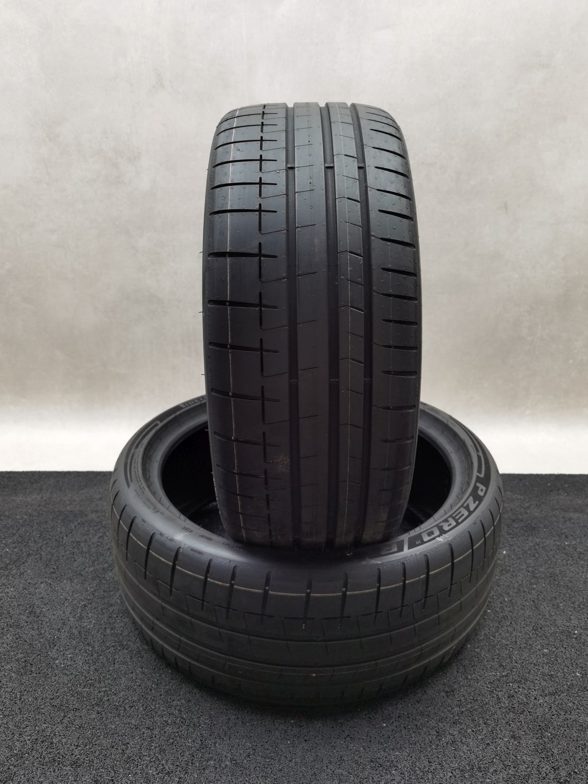 Pirelli P-Zero R (R1) 265/30 R19 Sommerreifen – Bild 4