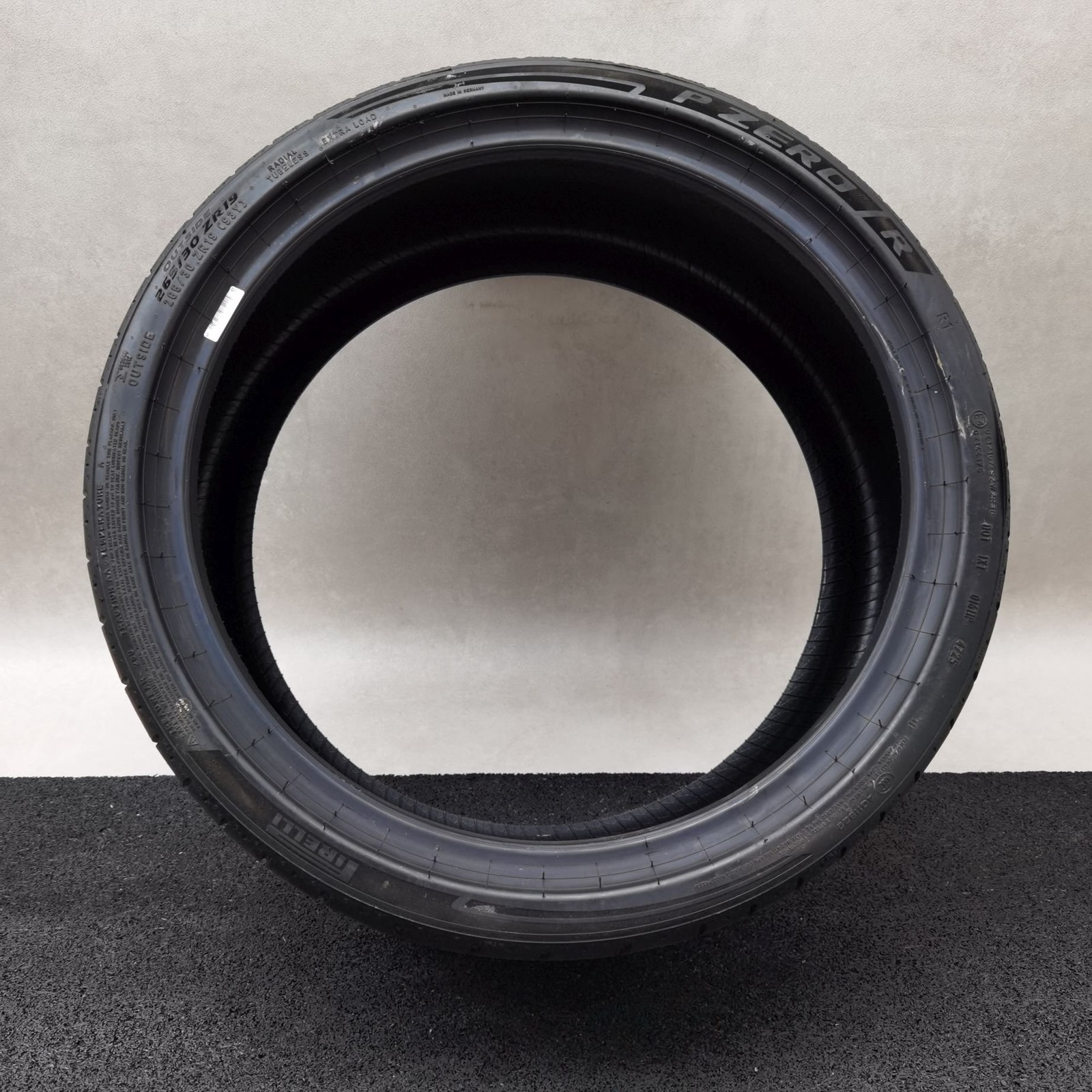 Pirelli P-Zero R (R1) 265/30 R19 Sommerreifen – Bild 3