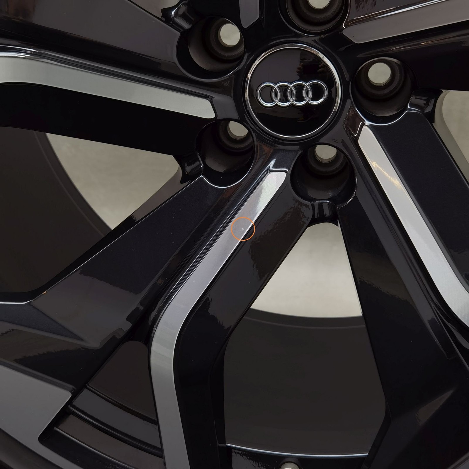23 Zoll Audi 5-Y-Speichen-Rotor Anthrazitschwarz glänzend, glanzgedreht Winterräder / Hankook Winter i*cept evo2 SUV W320A AO 295/35 R23 – Bild 8