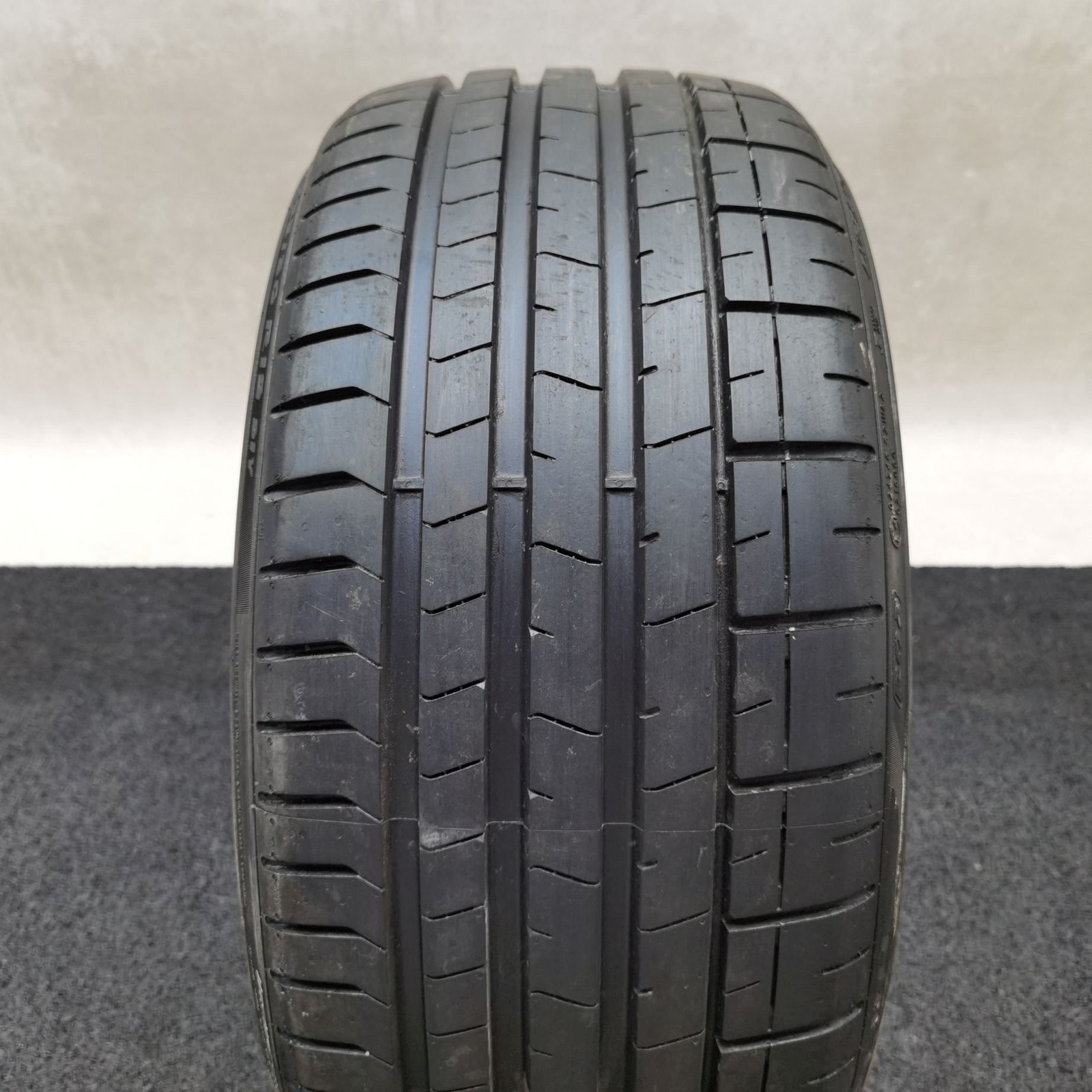 Pirelli P Zero (PZ4) Sport R02 235/35 R19 Sommerreifen