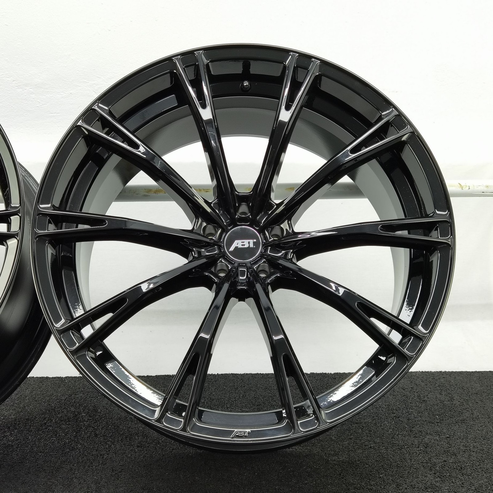 23 Zoll ABT Sportsline GR23 Glossy black Alufelgen – Bild 6