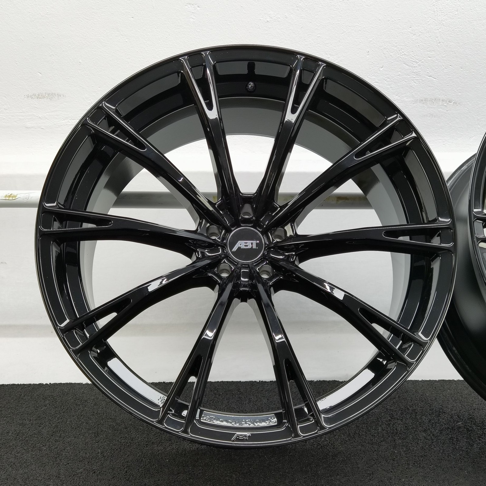 23 Zoll ABT Sportsline GR23 Glossy black Alufelgen – Bild 3