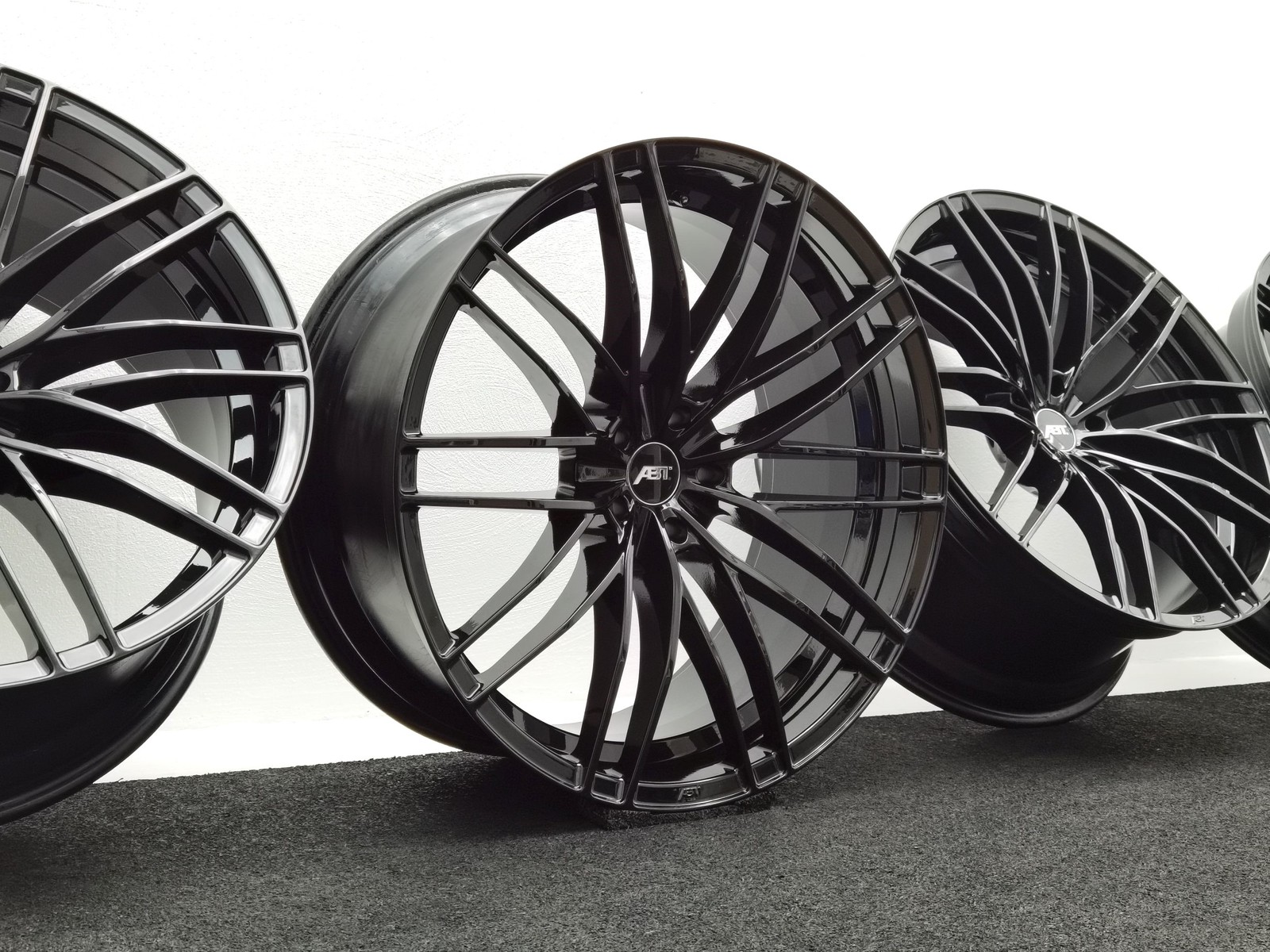 22 Zoll ABT Sportsline HR22 Glossy black Alufelgen